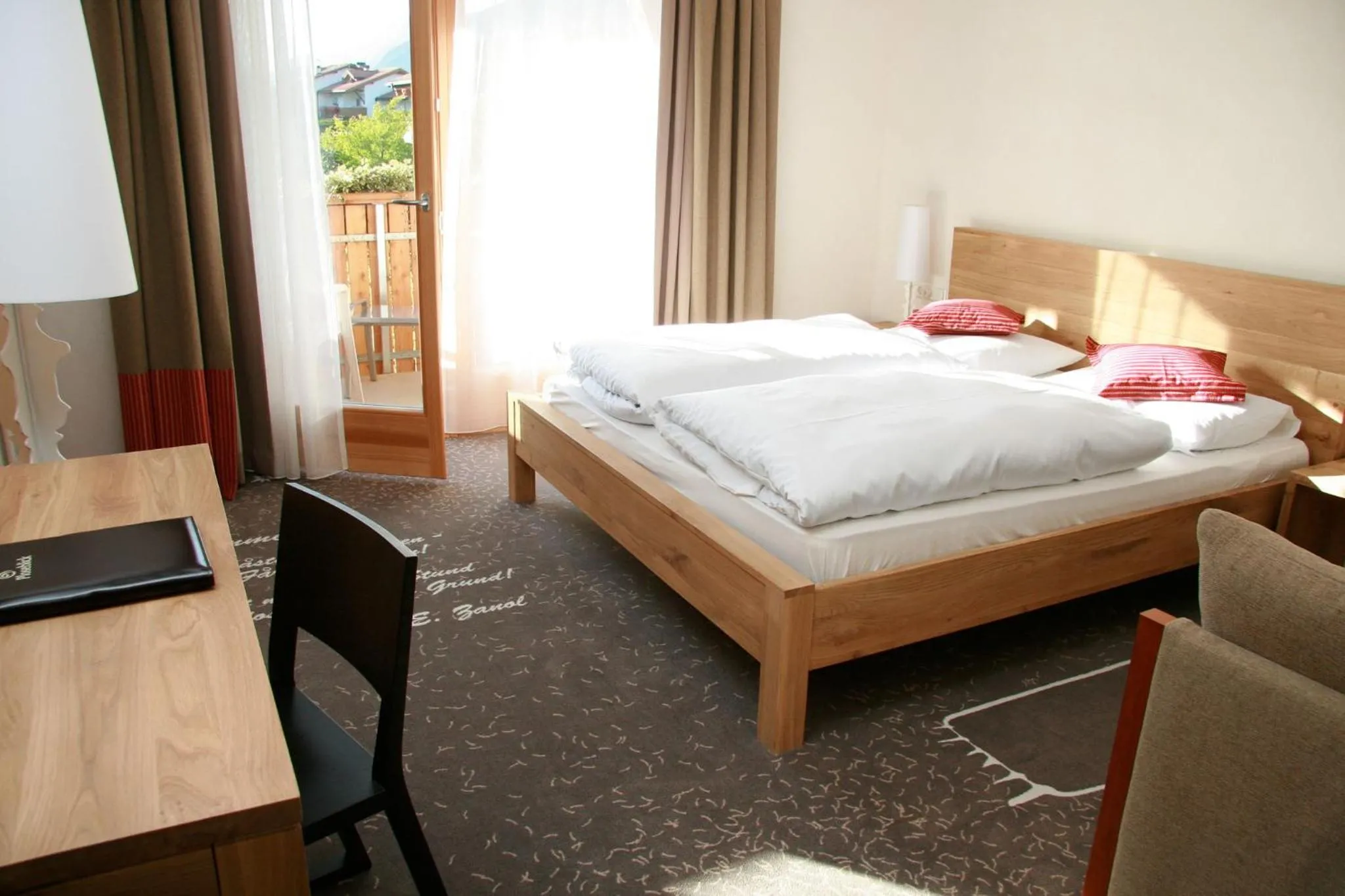 Photo of the whole room, Bed in Hotel Ploseblick