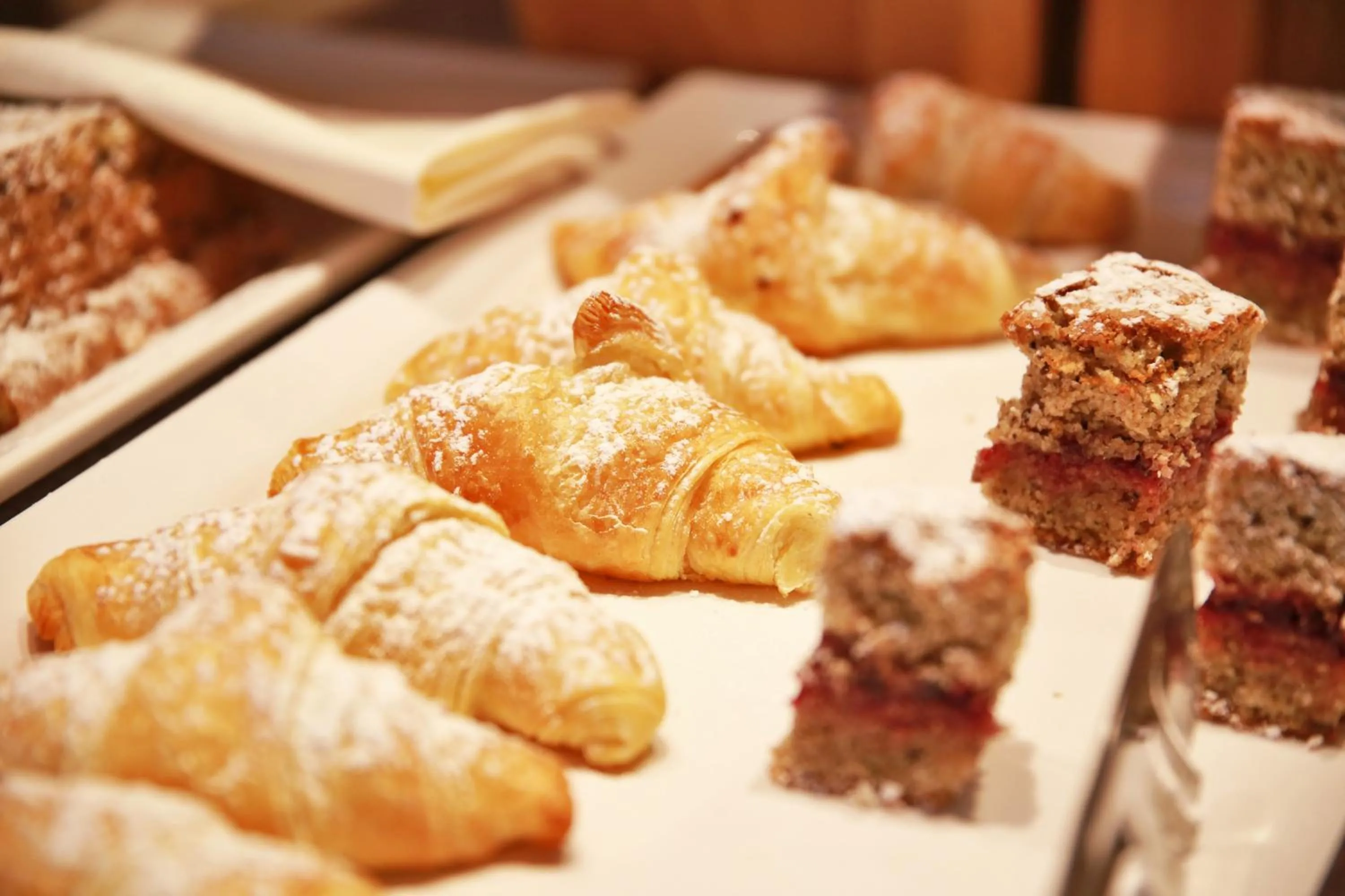 Buffet breakfast in Hotel Ploseblick