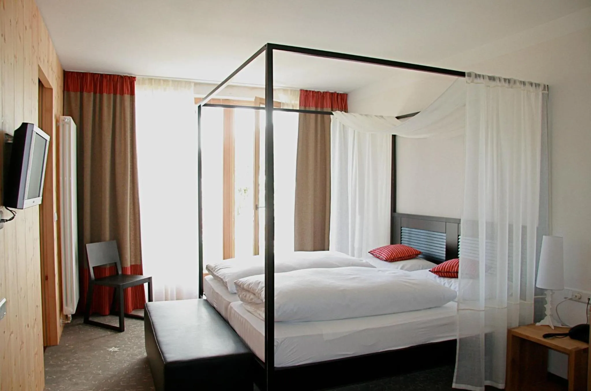 Photo of the whole room, Bed in Hotel Ploseblick