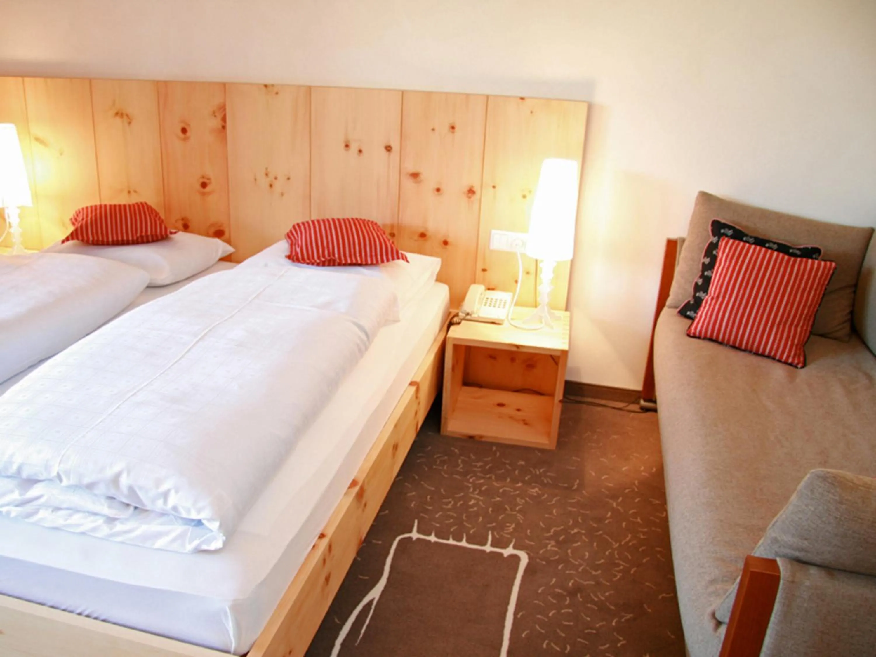 Photo of the whole room, Bed in Hotel Ploseblick