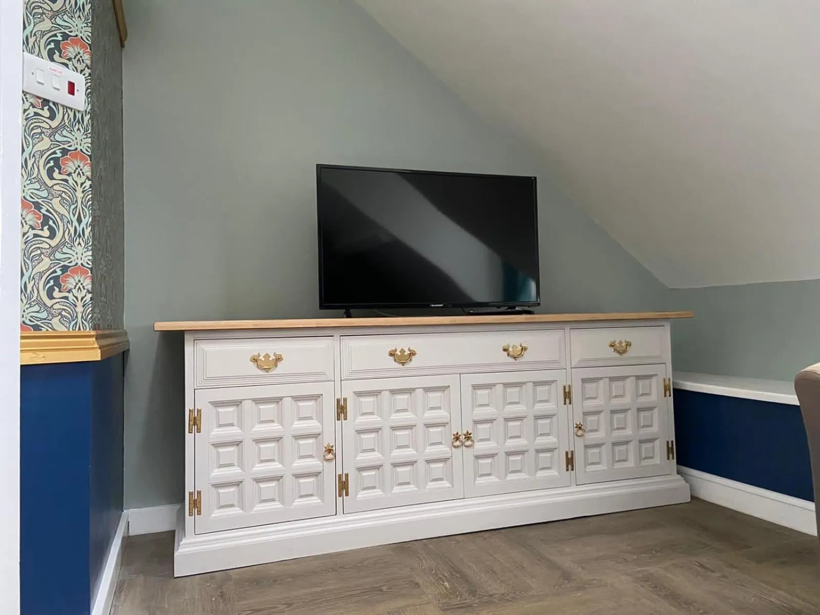 TV and multimedia in Croydon Hall