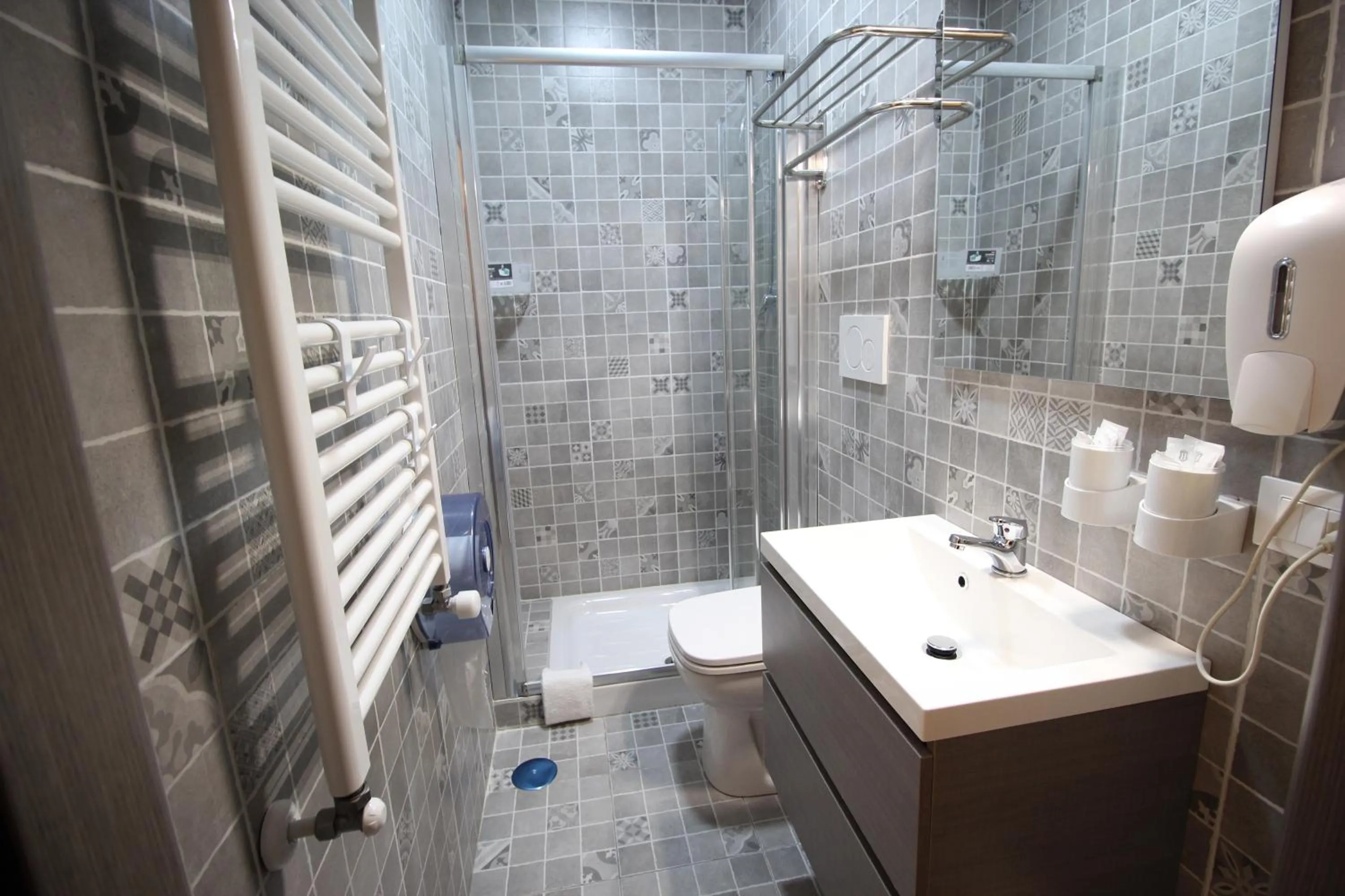 Shower in Quest House Lihong