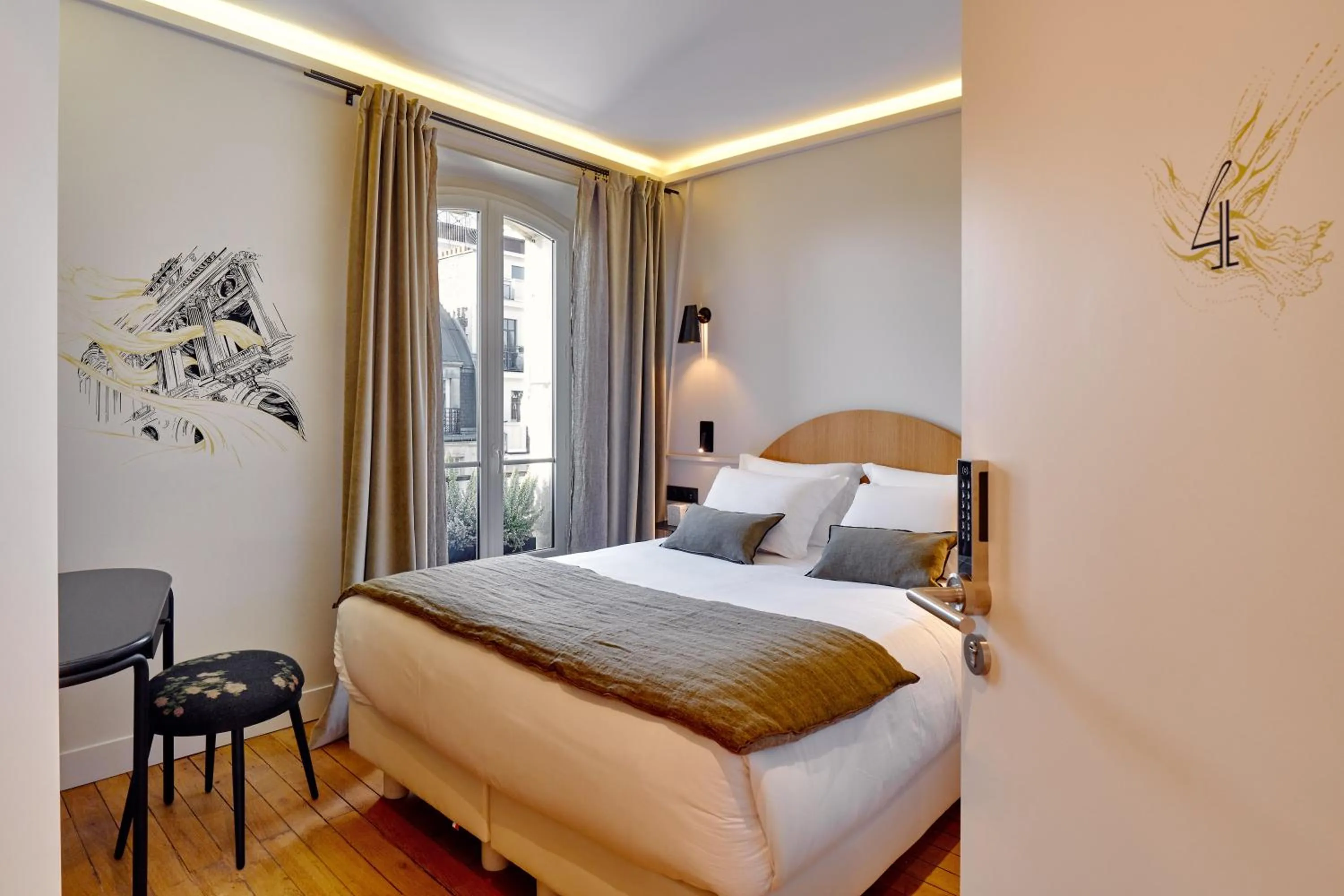 Bed in Tinah Paris, Réaumur - Montorgeuil