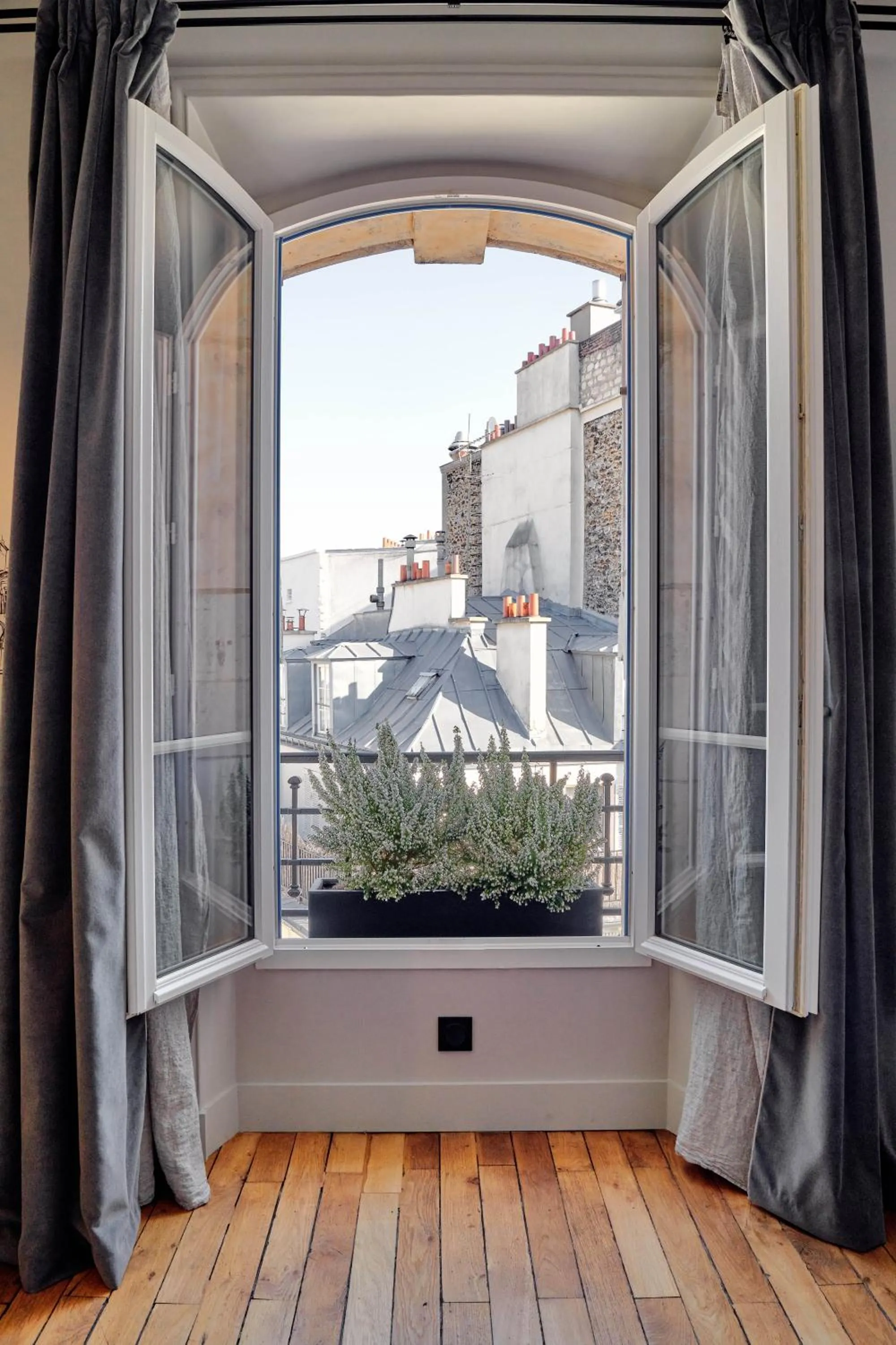 Tinah Paris, Réaumur - Montorgeuil