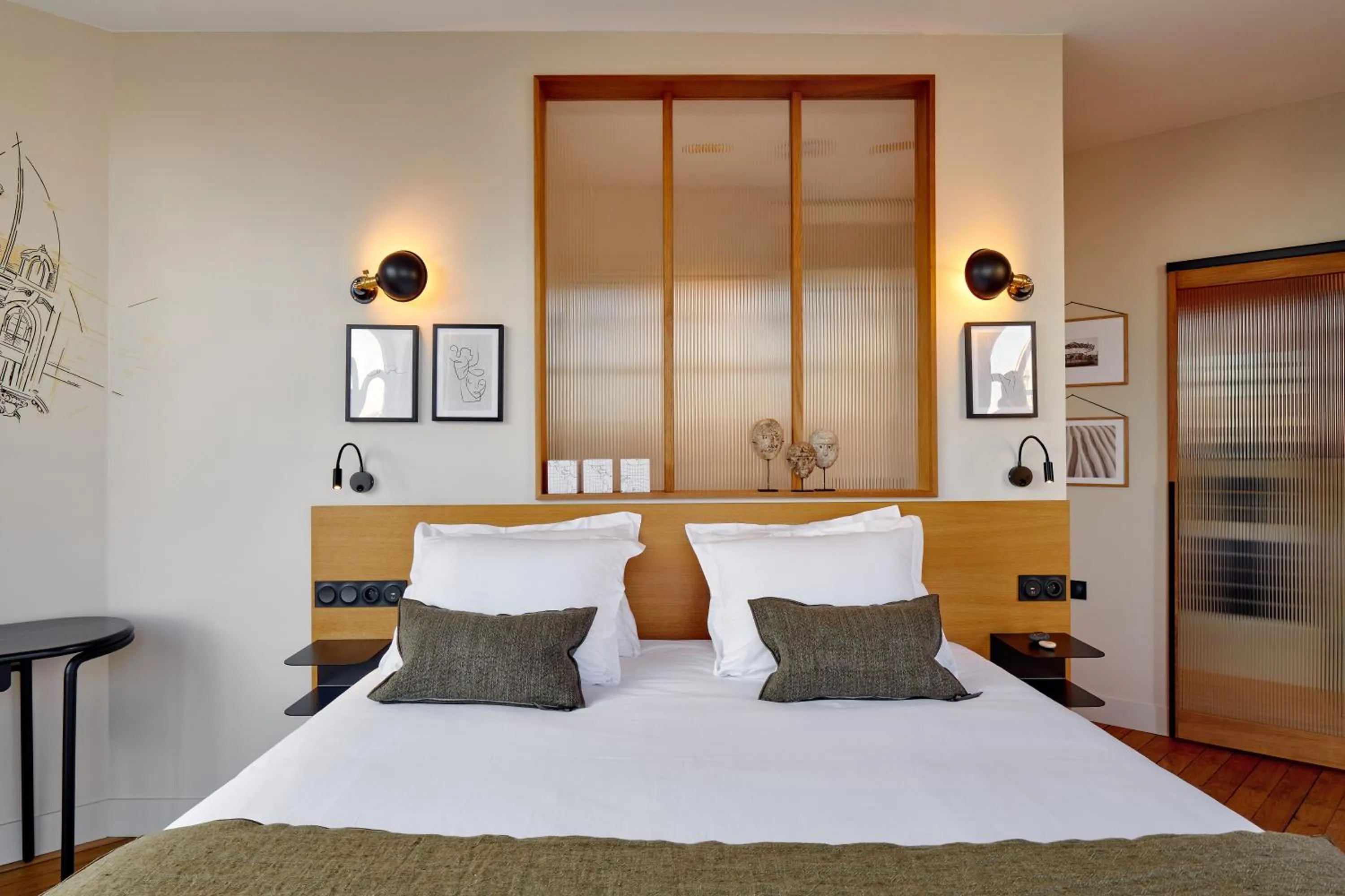 Bed in Tinah Paris, Réaumur - Montorgeuil