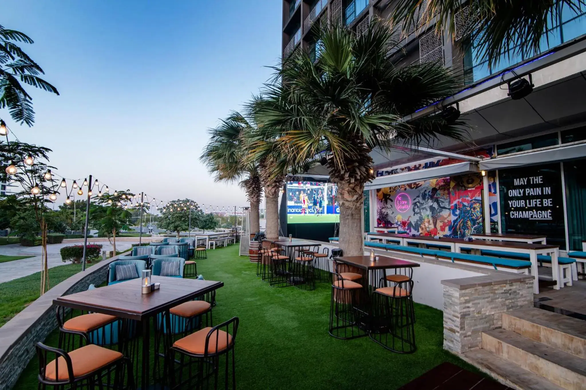 Restaurant/places to eat in Yas Plaza Marina by IHG Restaurant/places to eat in Yas Plaza Marina by IHG