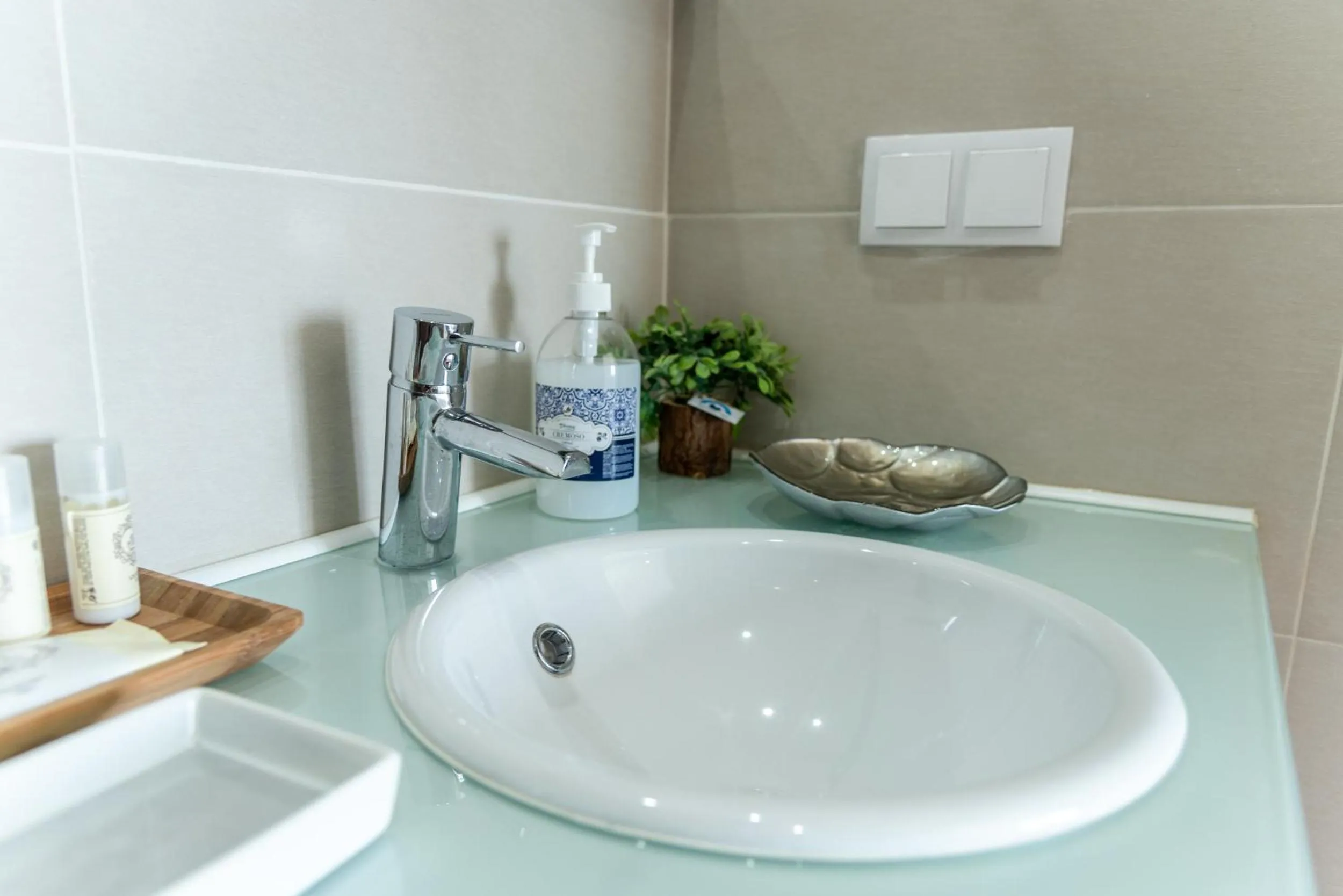 Toilet in Garoupas Inn