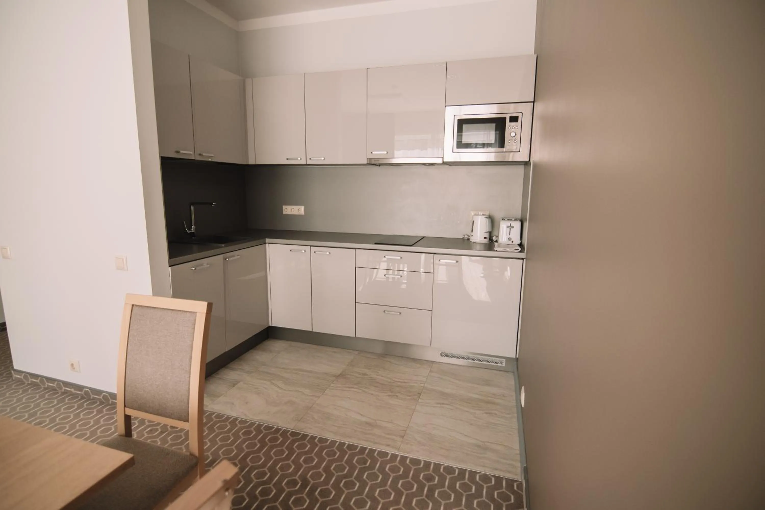 Kitchen or kitchenette in Merepargi ApartHotel & Cafe