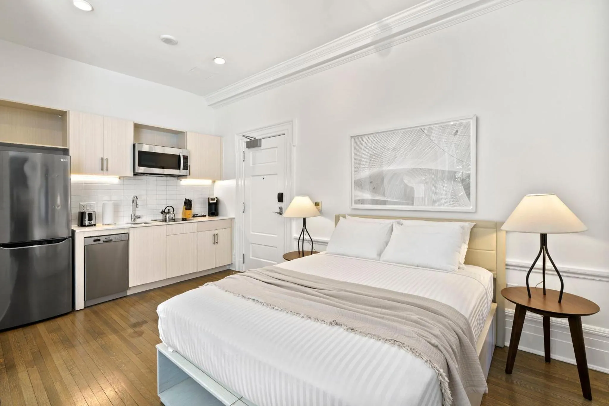 Kitchen or kitchenette, Bed in Placemakr Dupont Circle