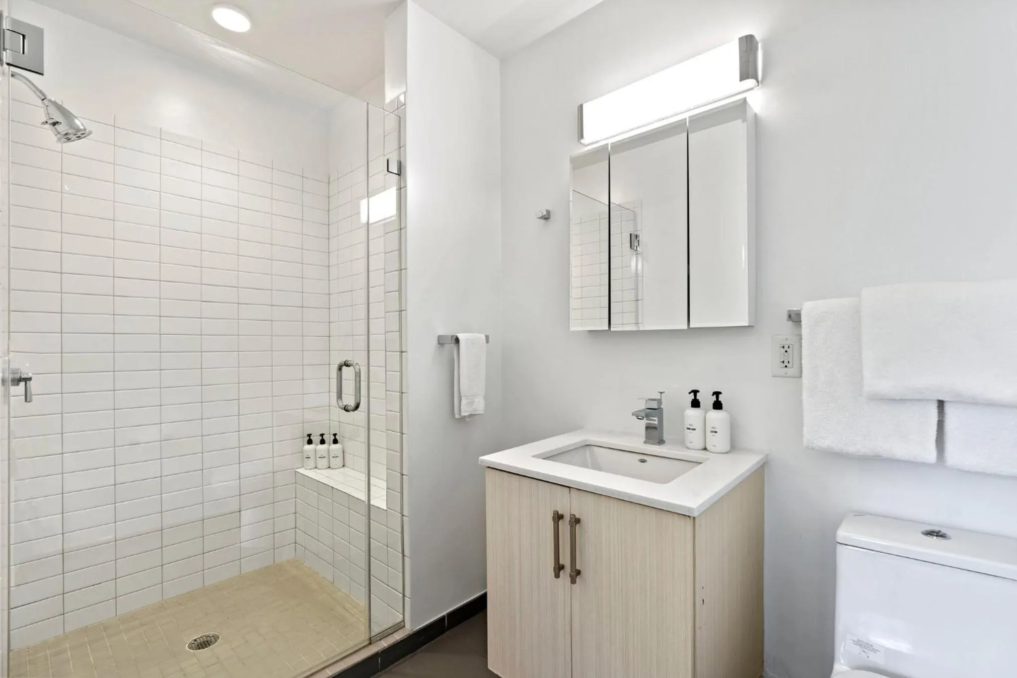 Shower in Placemakr Dupont Circle