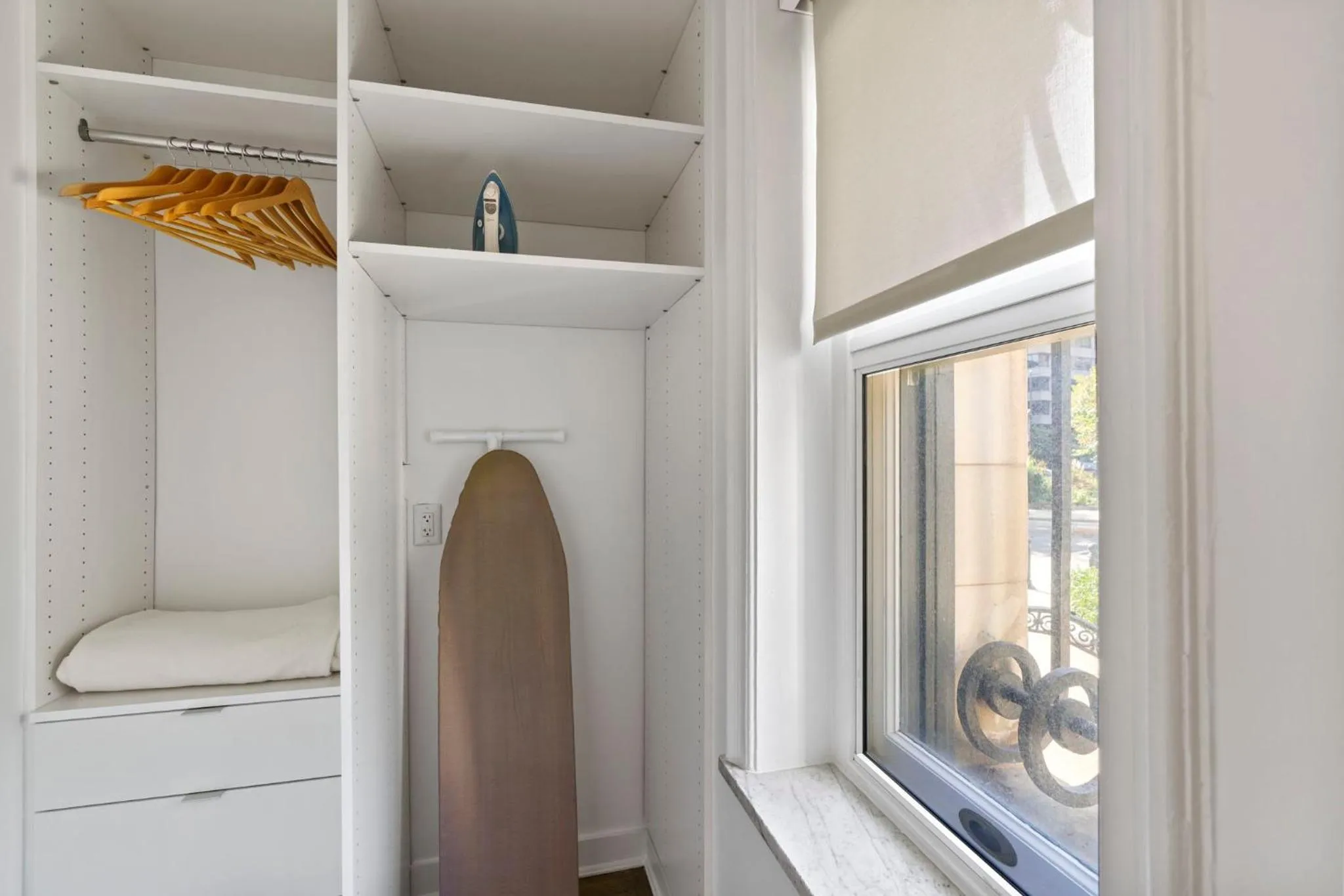 wardrobe in Placemakr Dupont Circle