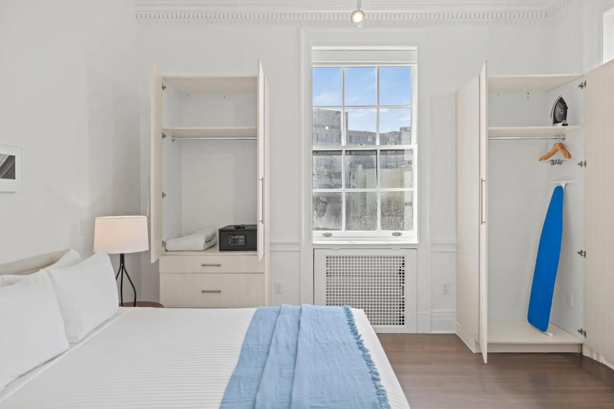 Bedroom, Bed in Placemakr Dupont Circle