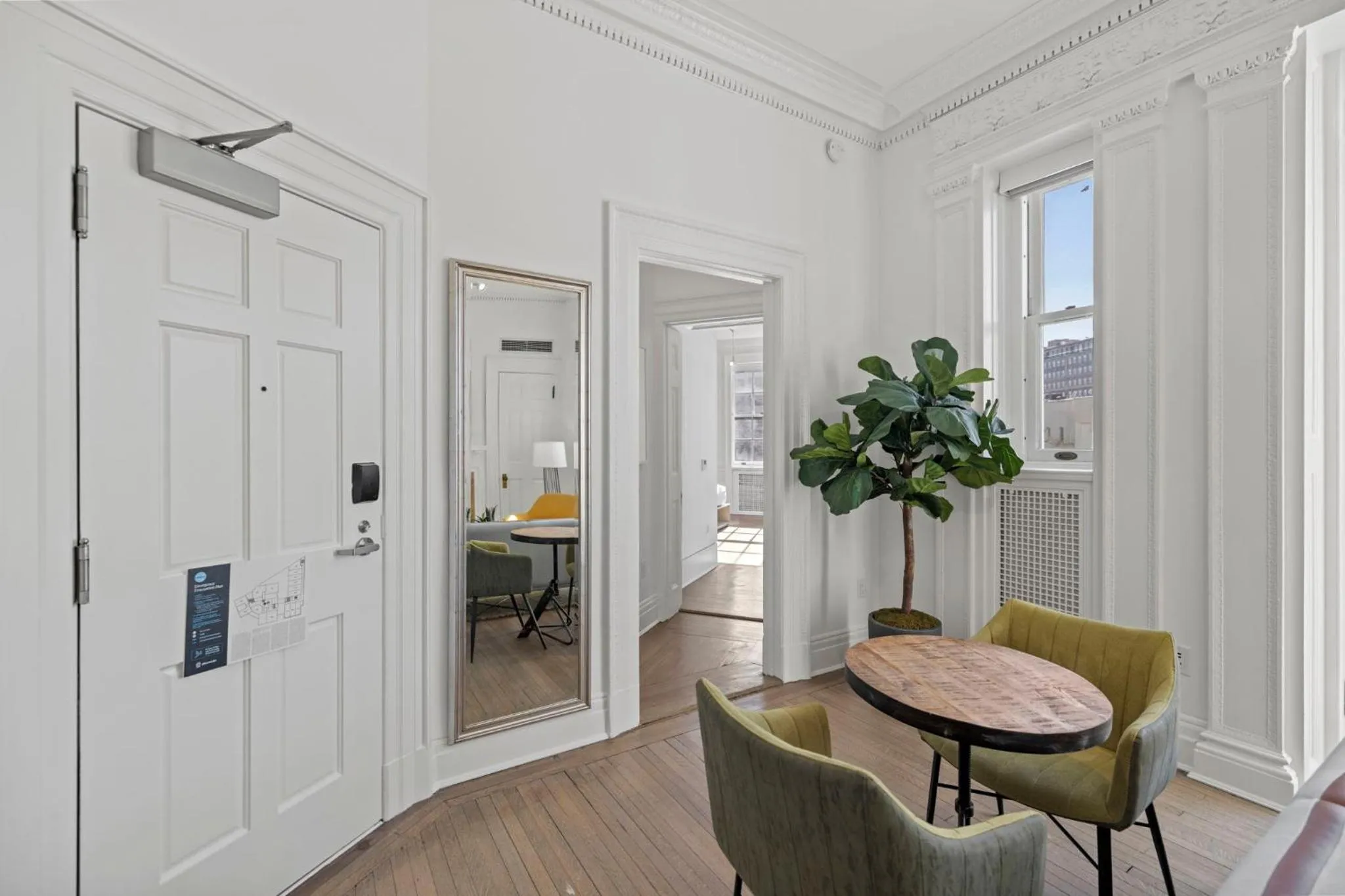 Living room in Placemakr Dupont Circle