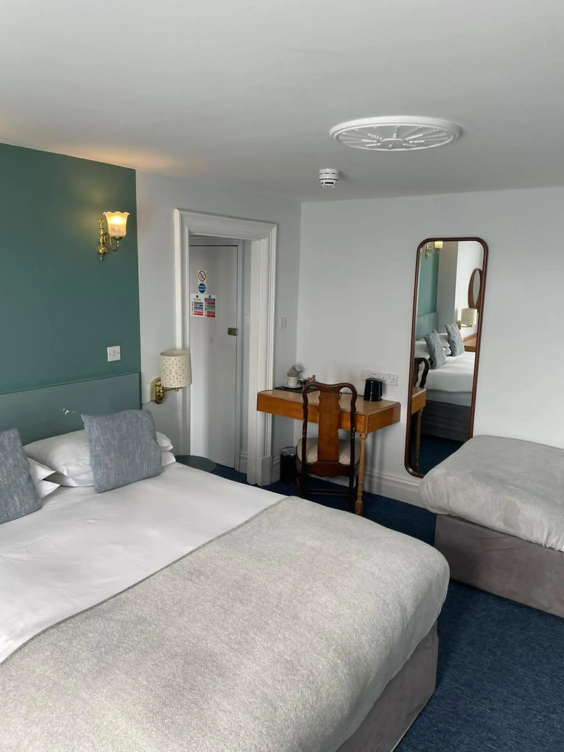 Bedroom, Bed in OYO No 3 Bedroom, Bed in OYO No 3