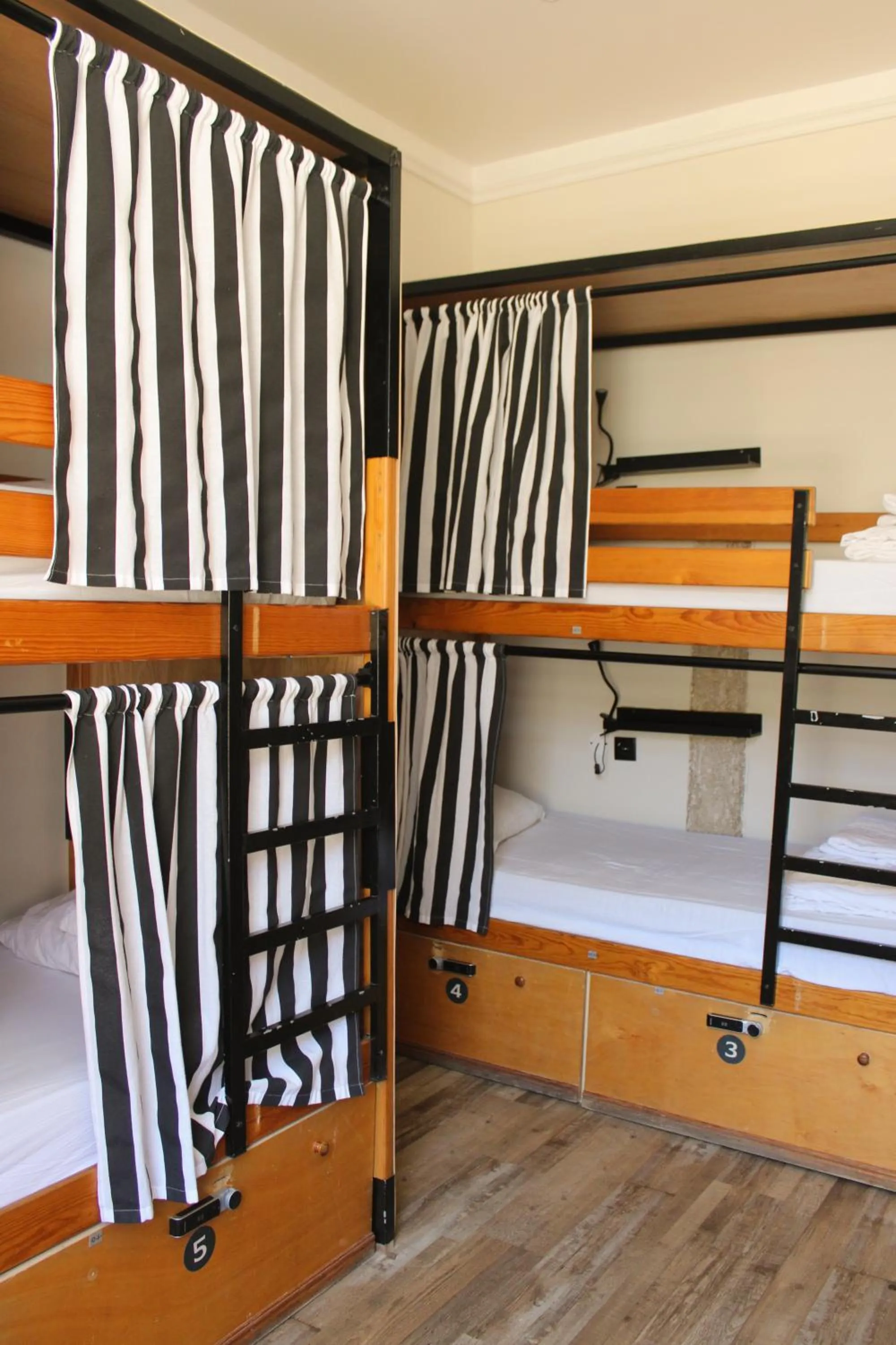 bunk bed, Bed in Rossio Hostel