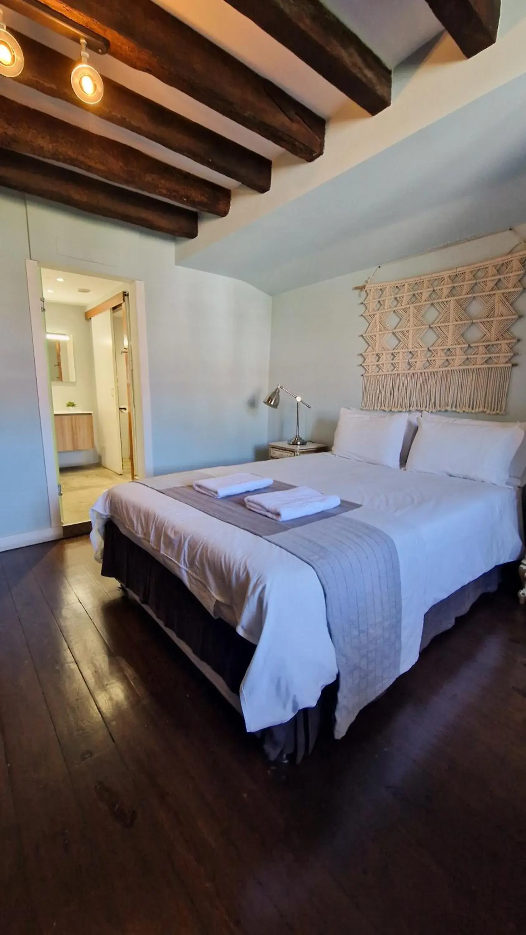 Deluxe Double Room with private bathroom and Castle View in Rossio Hostel Deluxe Double Room with private bathroom and Castle View in Rossio Hostel
