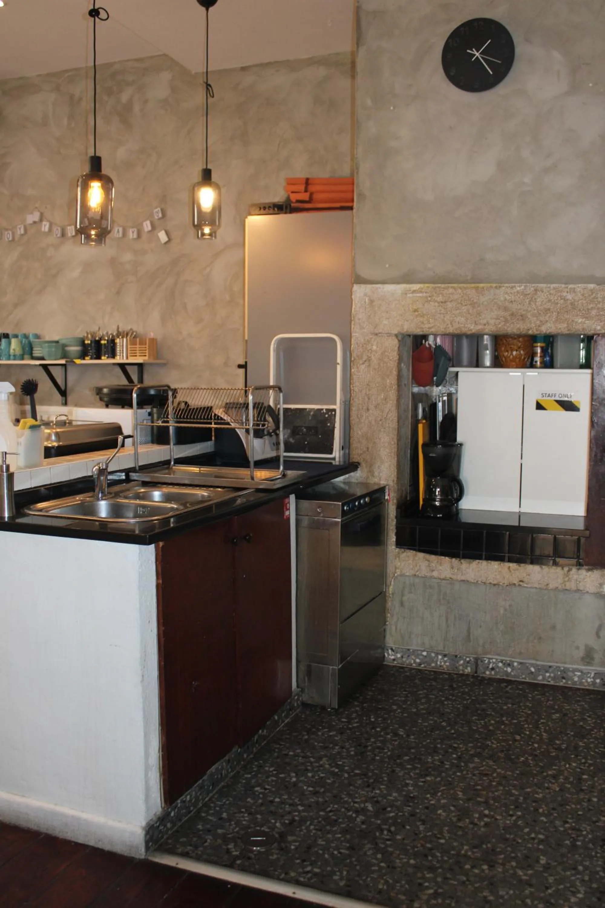 Kitchen or kitchenette in Rossio Hostel