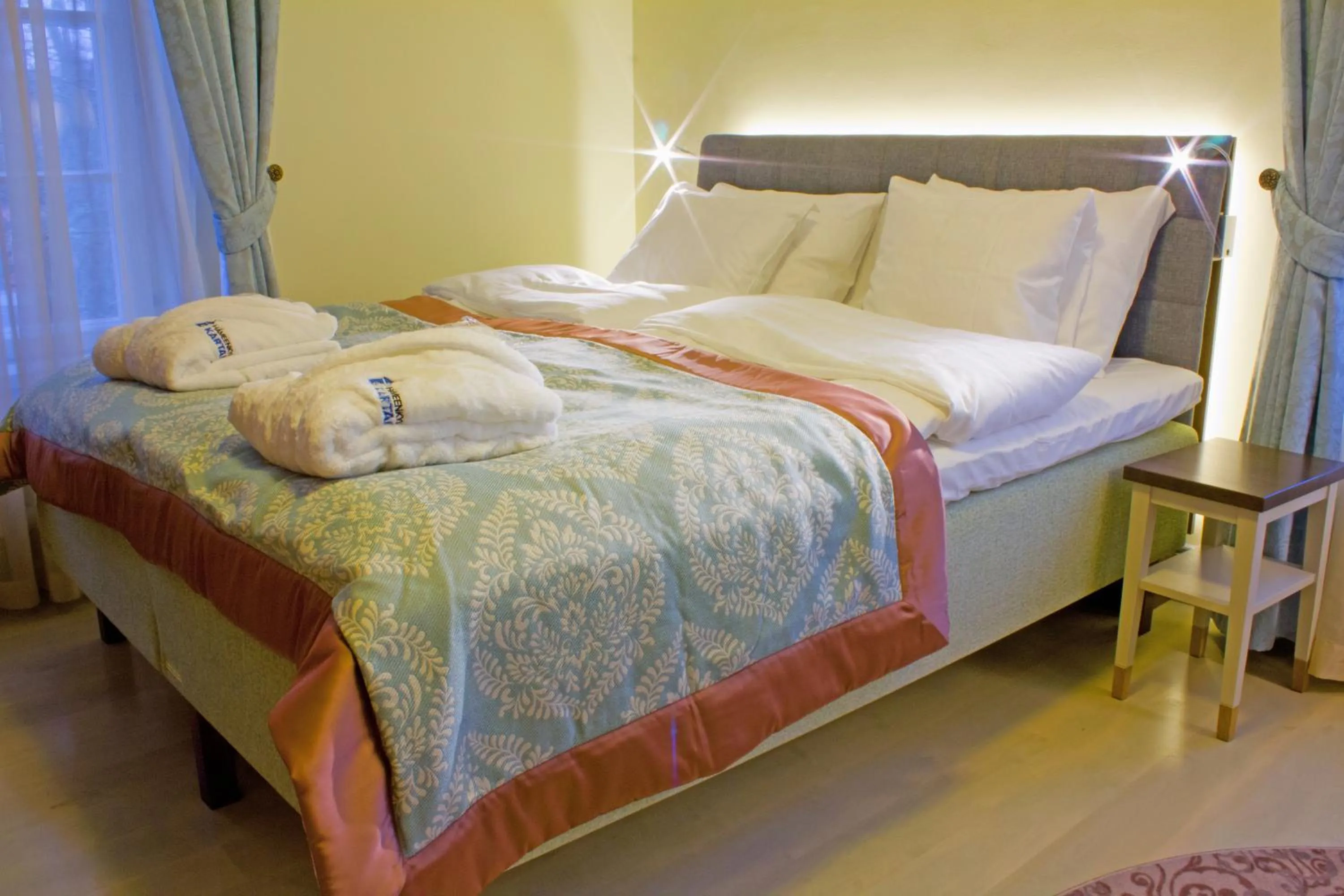 Bed in Hämeenkylän Kartano