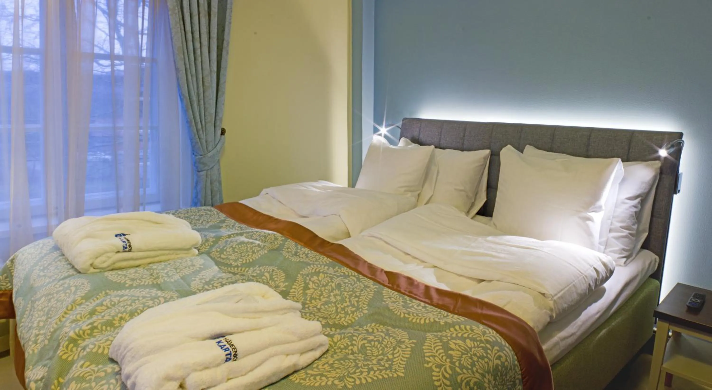 Bed in Hämeenkylän Kartano