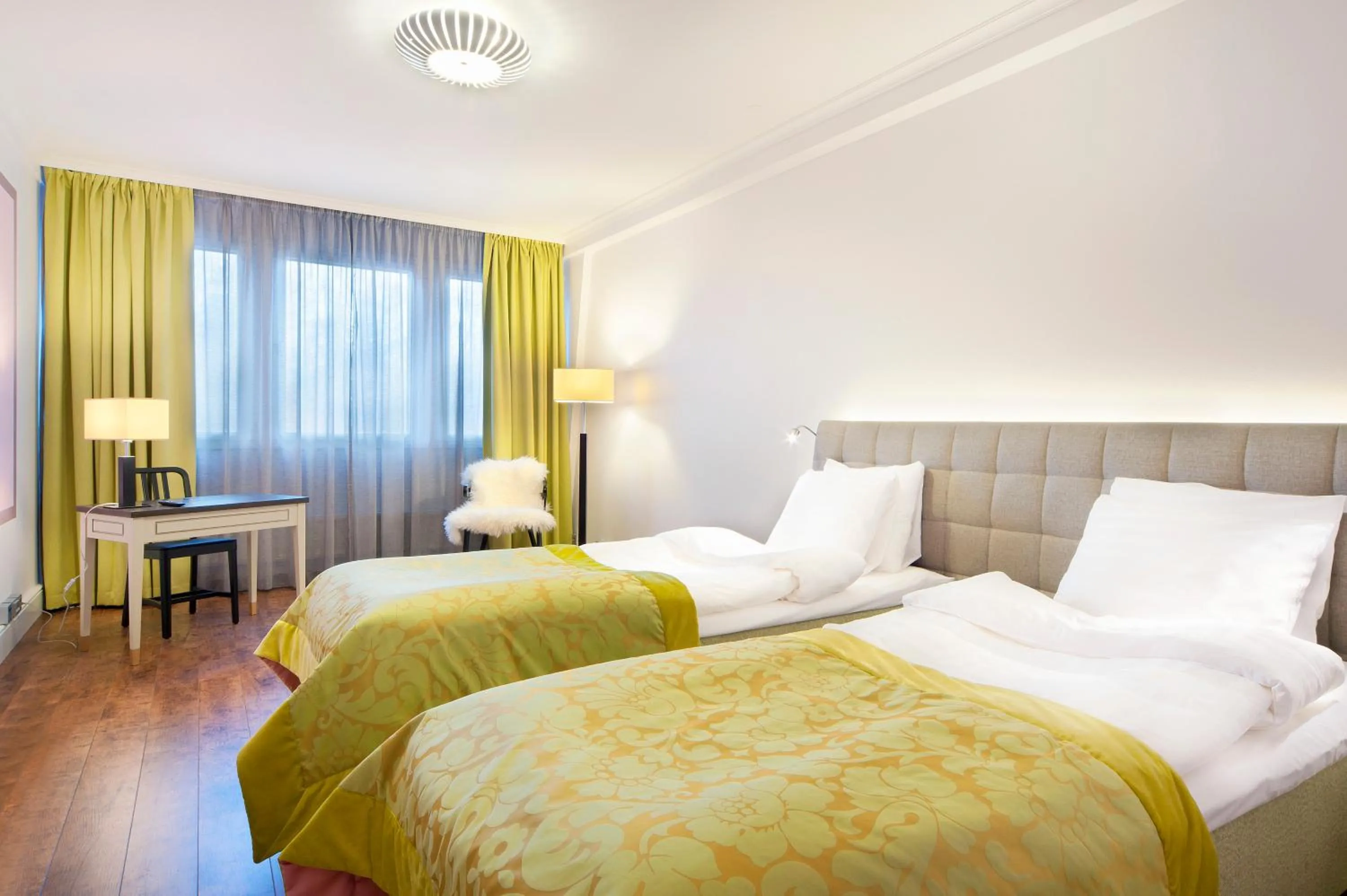 Photo of the whole room, Bed in Hämeenkylän Kartano