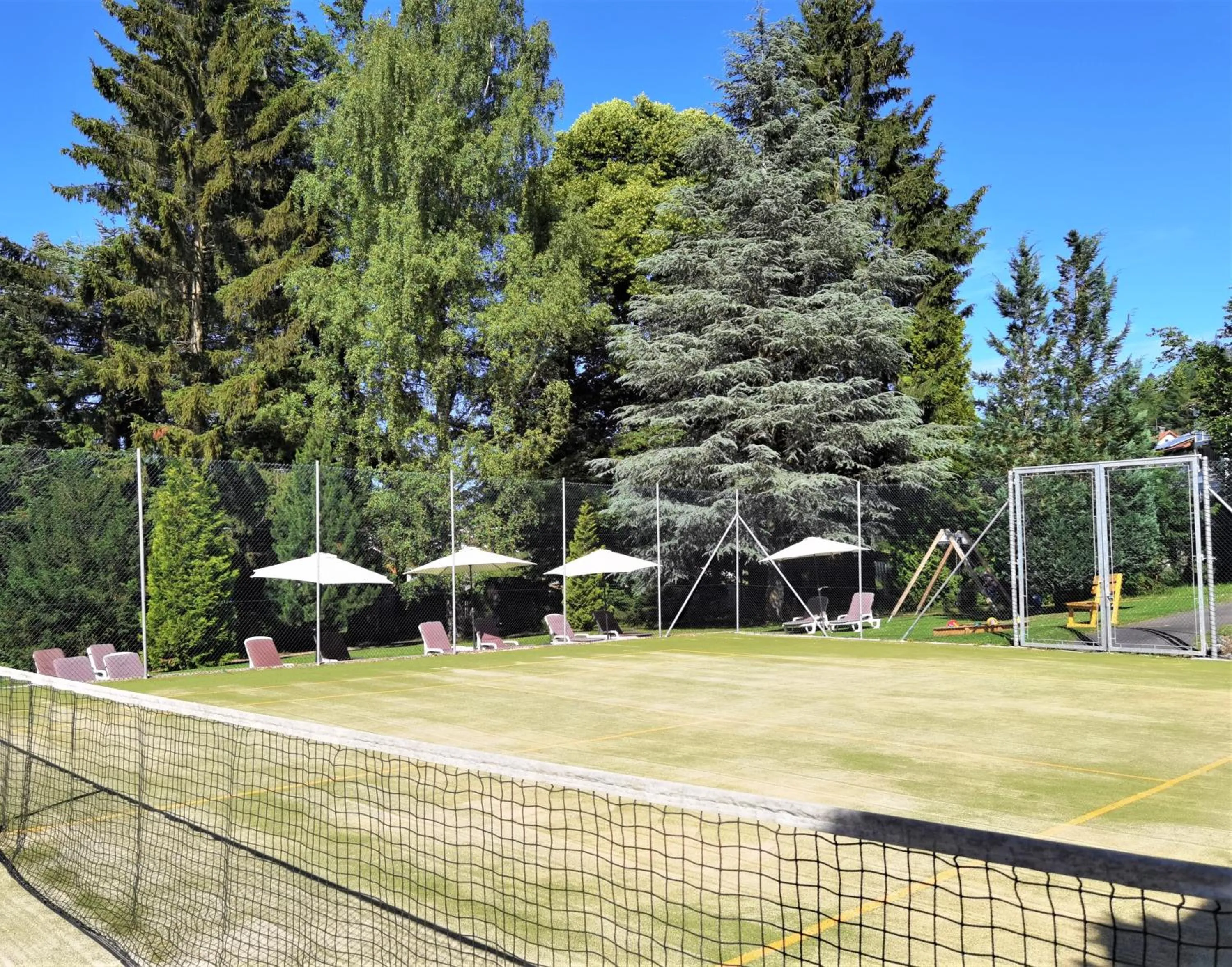 Tennis court in Hotel & Residence Hochriegel