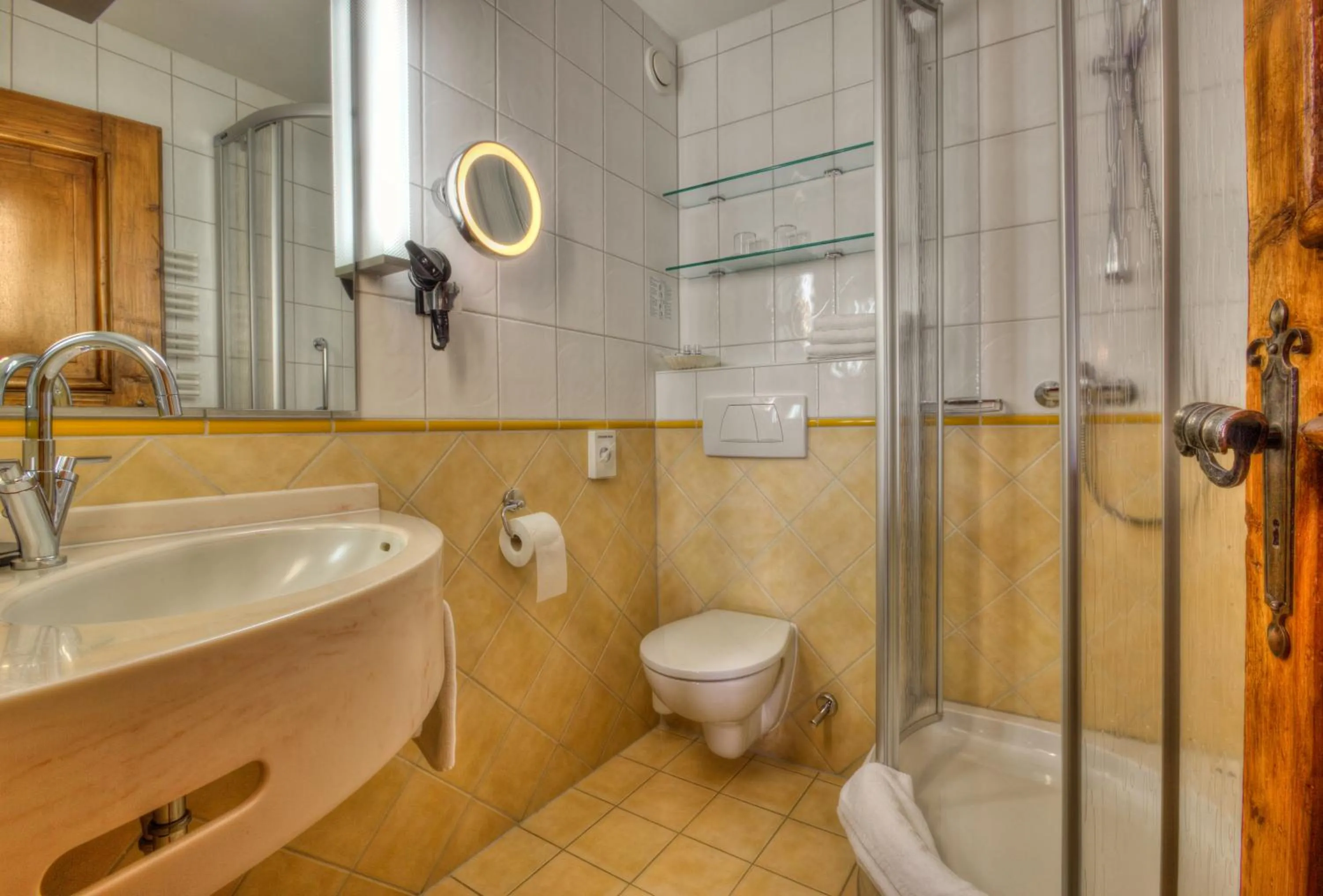Bathroom in Hotel & Residence Hochriegel