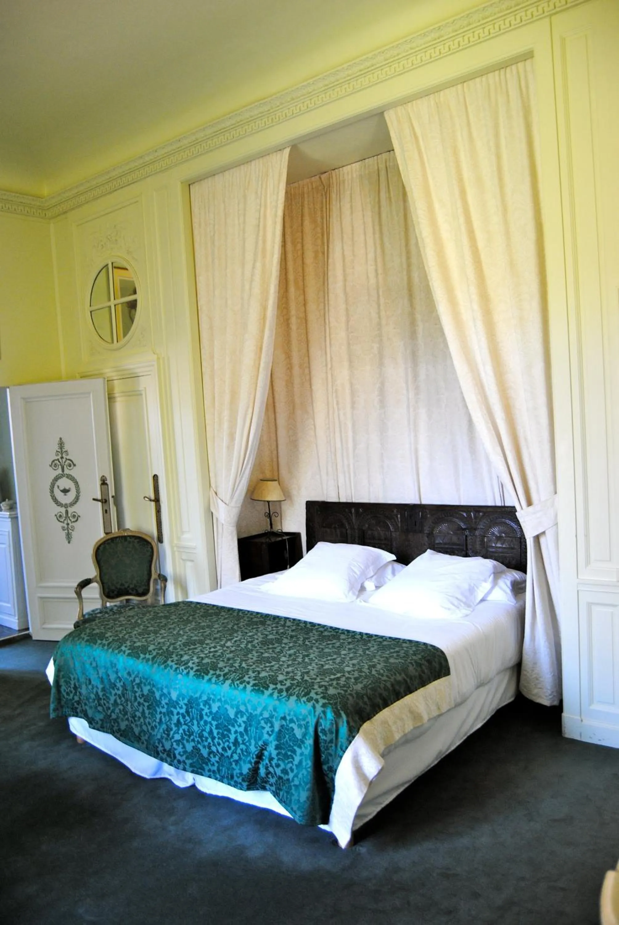 Bed in Château d'Urtubie