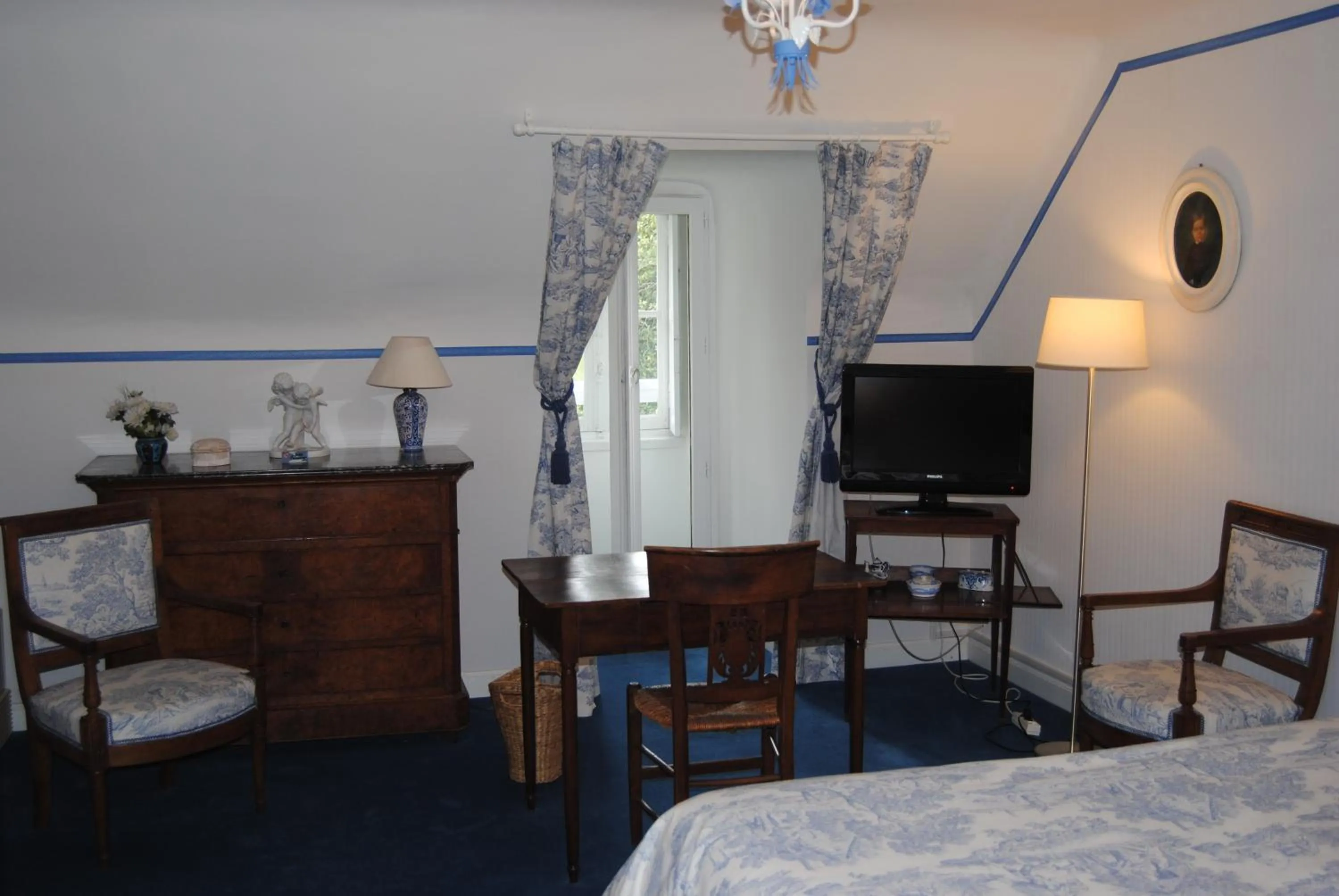 Photo of the whole room in Château d'Urtubie