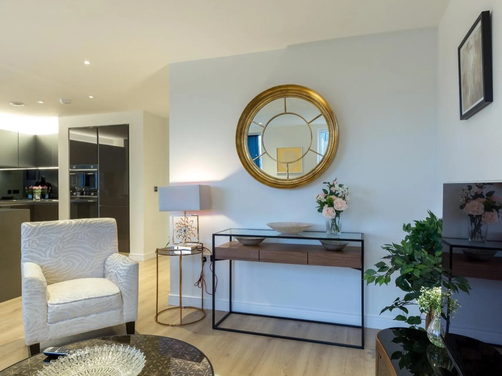 Living room in 2 Bed Property Close to Heathrow Airport