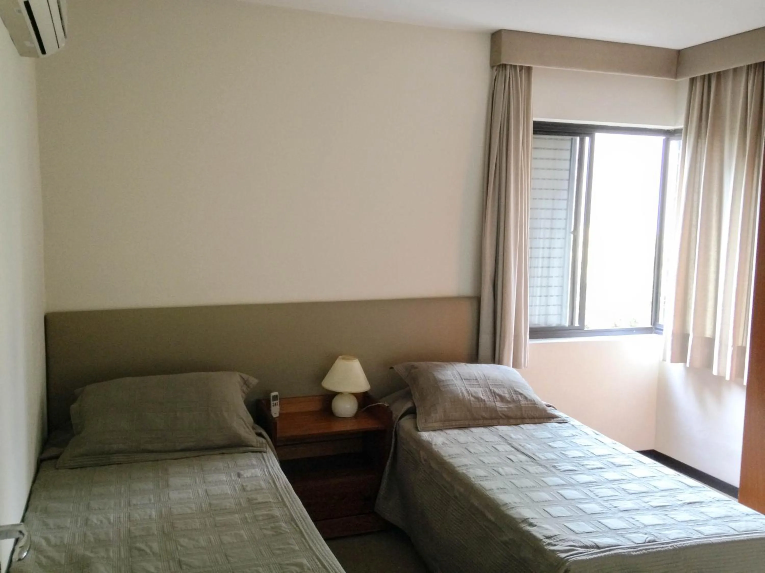 Twin Suite in Alameda Apart Hotel