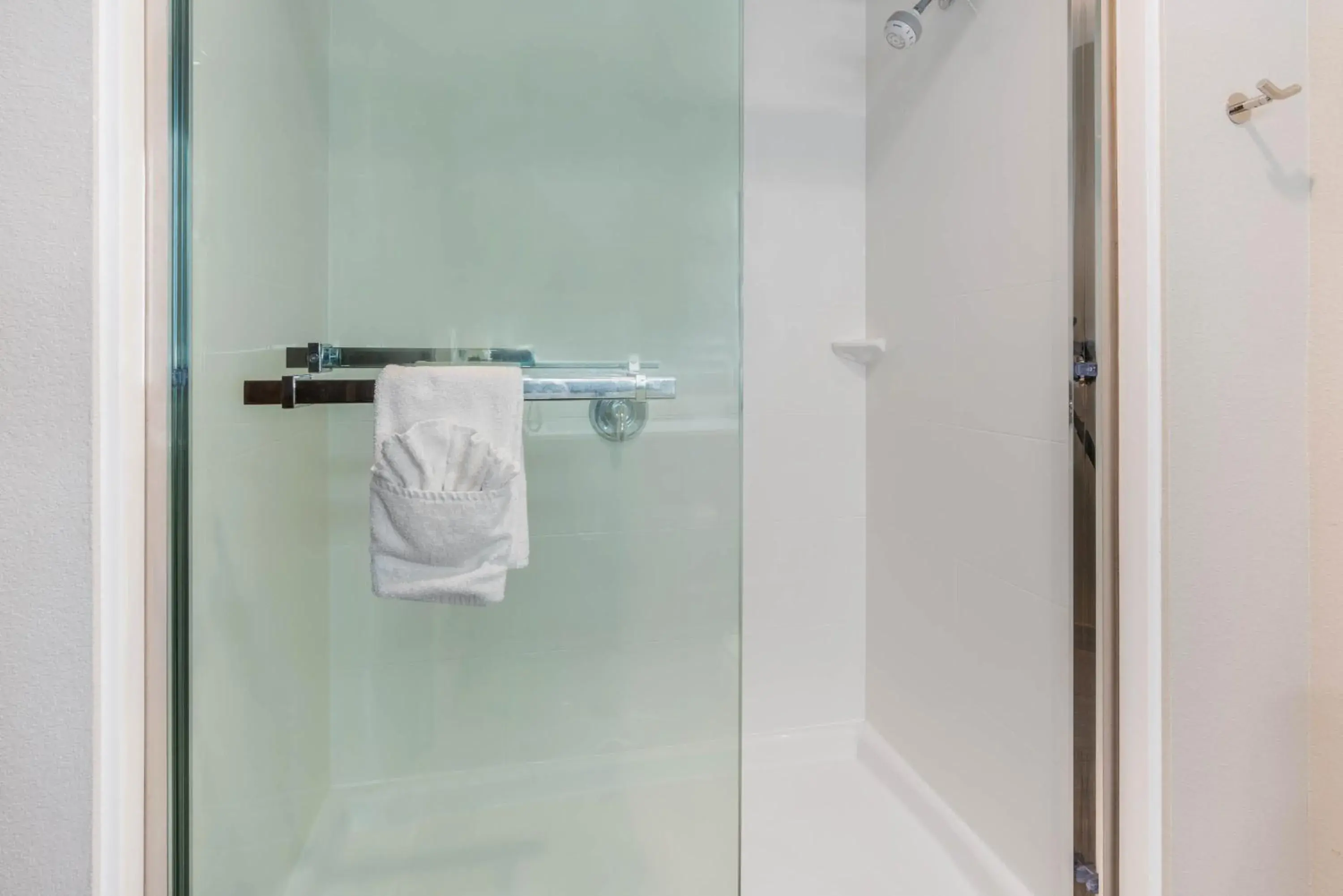 Bathroom in La Quinta Inn and Suites by Wyndham Houston Spring South Bathroom in La Quinta Inn and Suites by Wyndham Houston Spring South