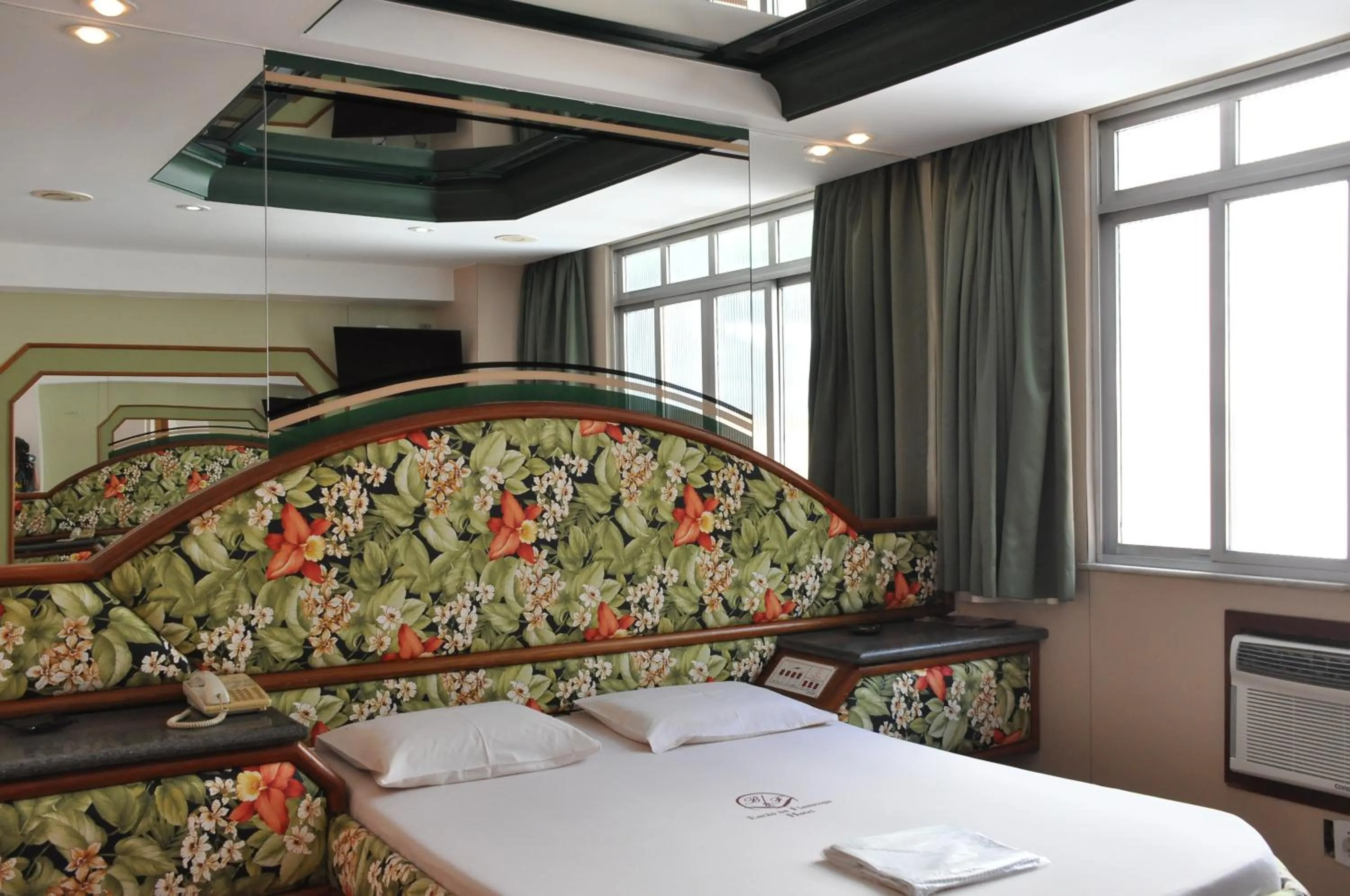 Photo of the whole room, Bed in Hotel Barão do Flamengo (Adult Only)