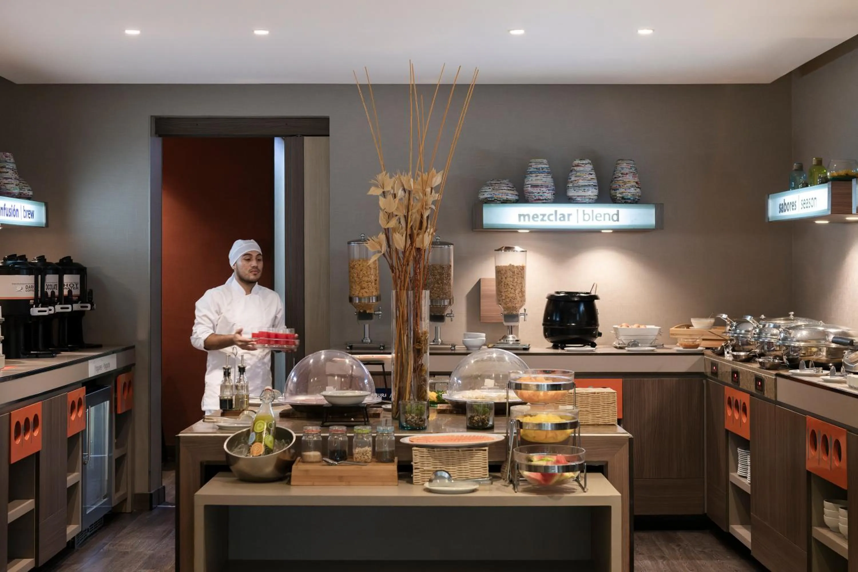 Buffet breakfast in Hampton by Hilton Barranquilla