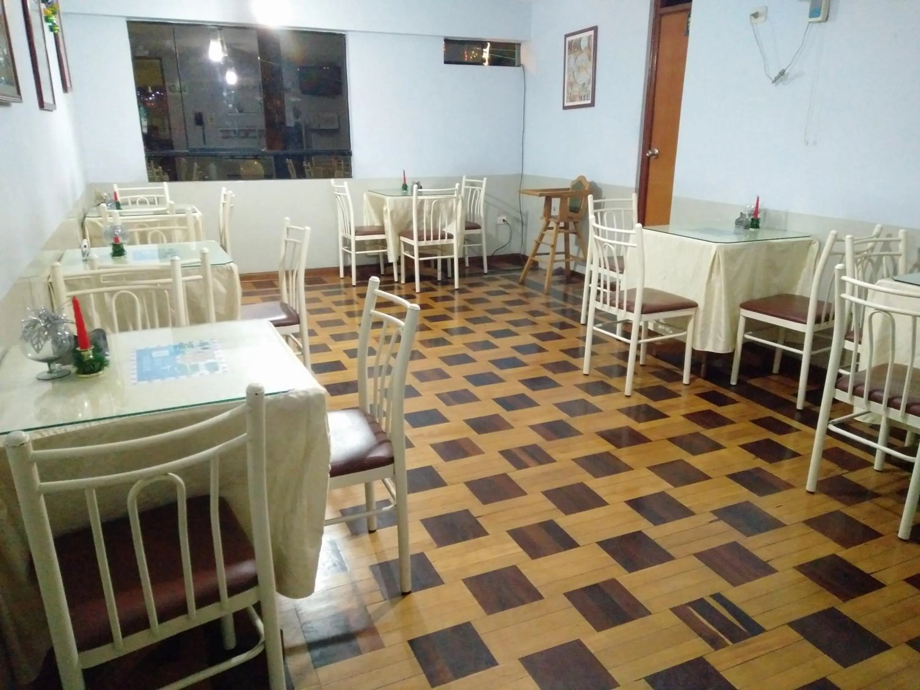 Restaurant/places to eat in Hotel Panamericano