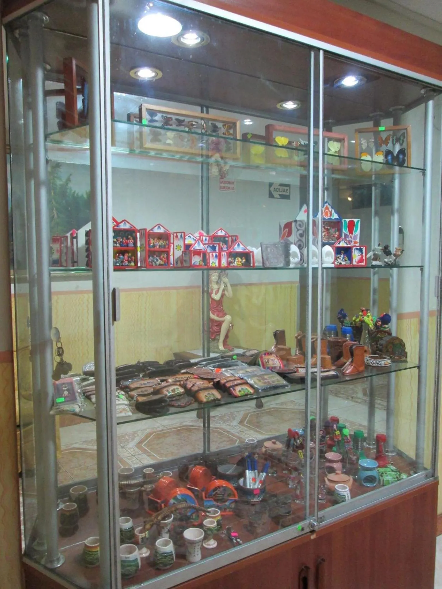 On-site shops in Hotel Panamericano