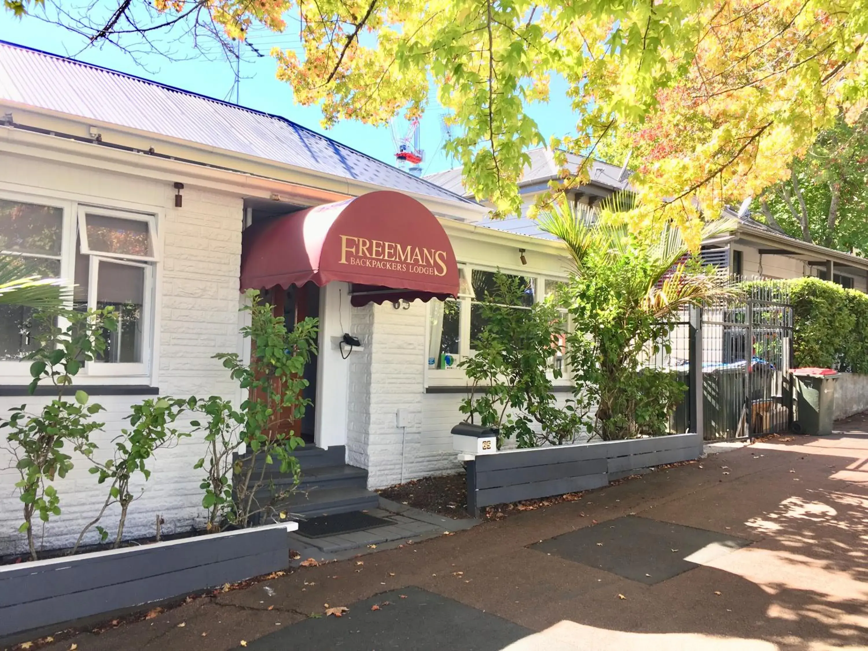 Facade/entrance, Property Building in Freemans Backpackers
