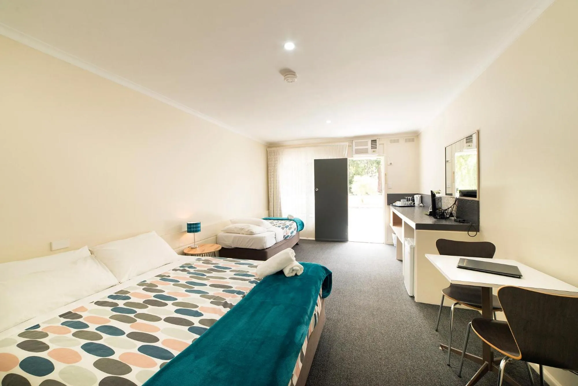 Photo of the whole room, Bed in Gariwerd Motel