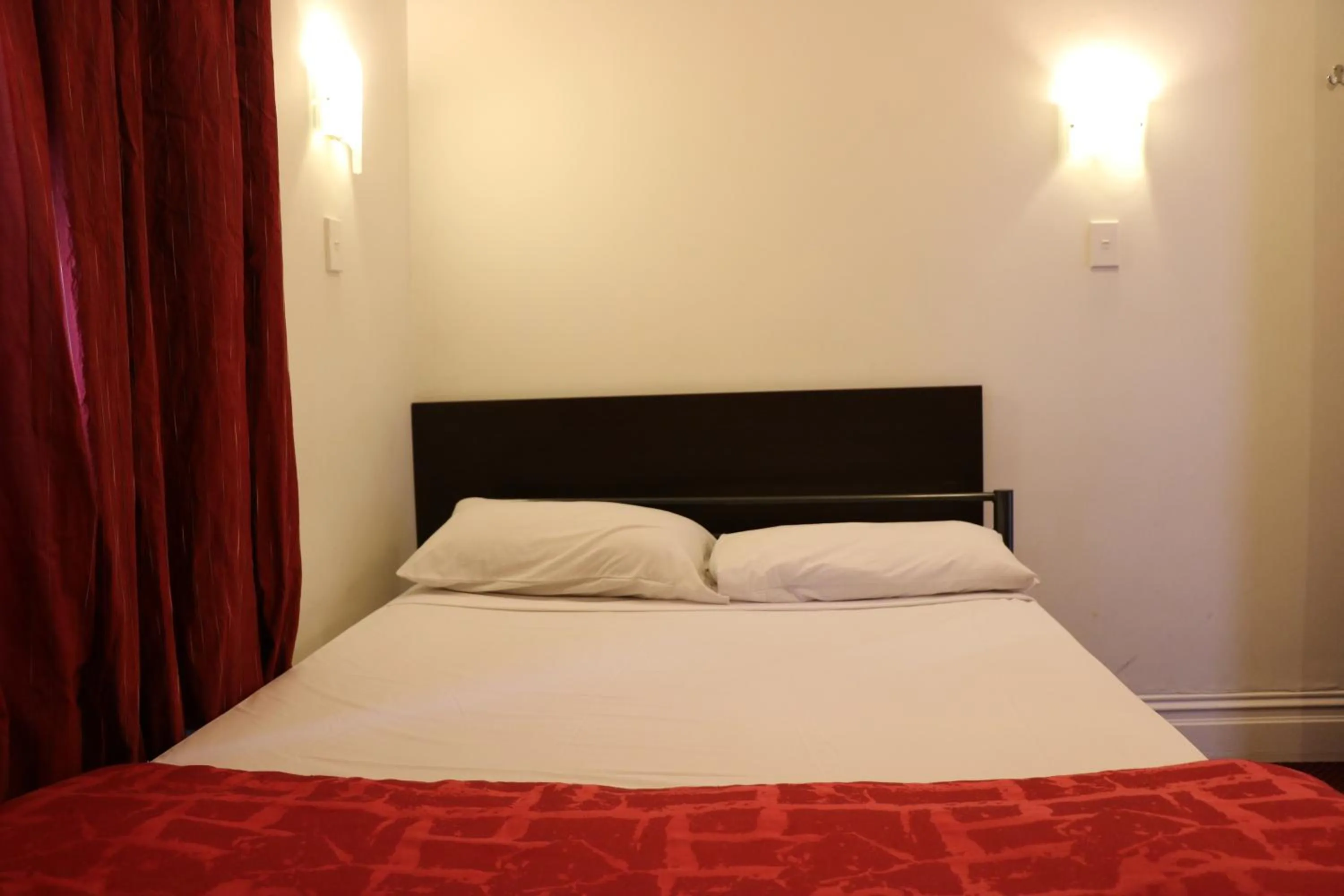 Photo of the whole room in Lantana Lodge