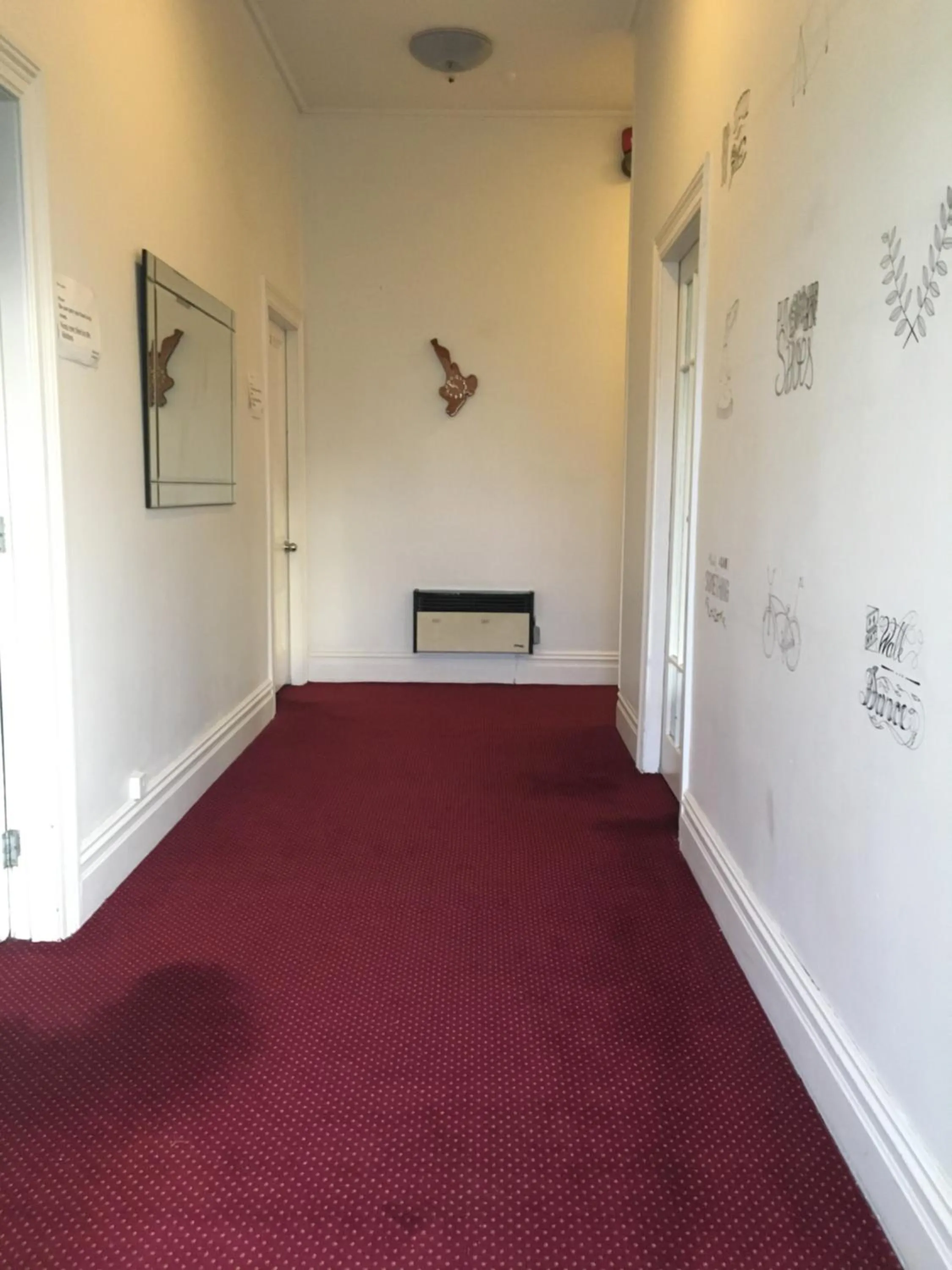 Facade/entrance in Lantana Lodge