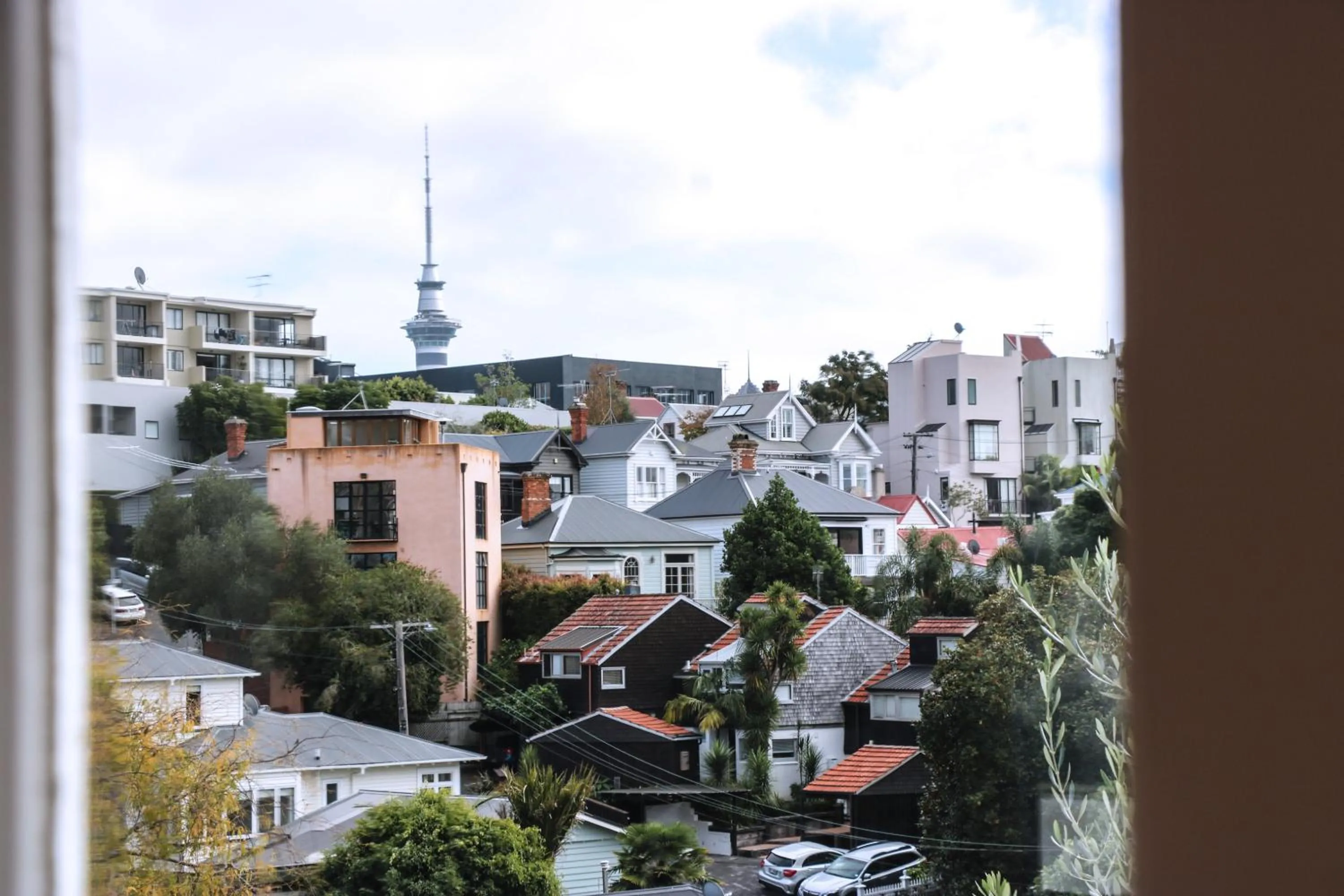 Day in Lantana Lodge