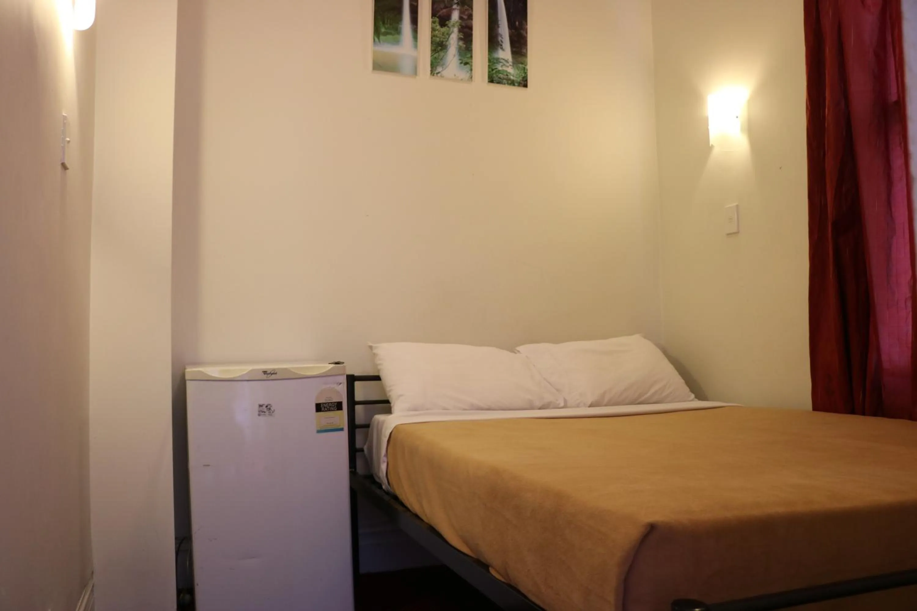 Photo of the whole room in Lantana Lodge