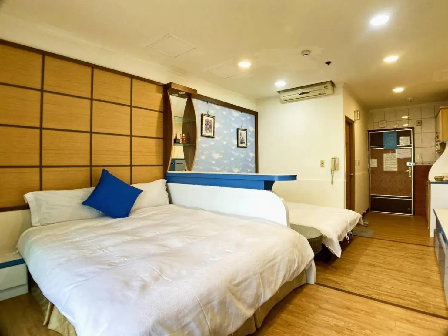 Bed in MB Hotel Bed in MB Hotel