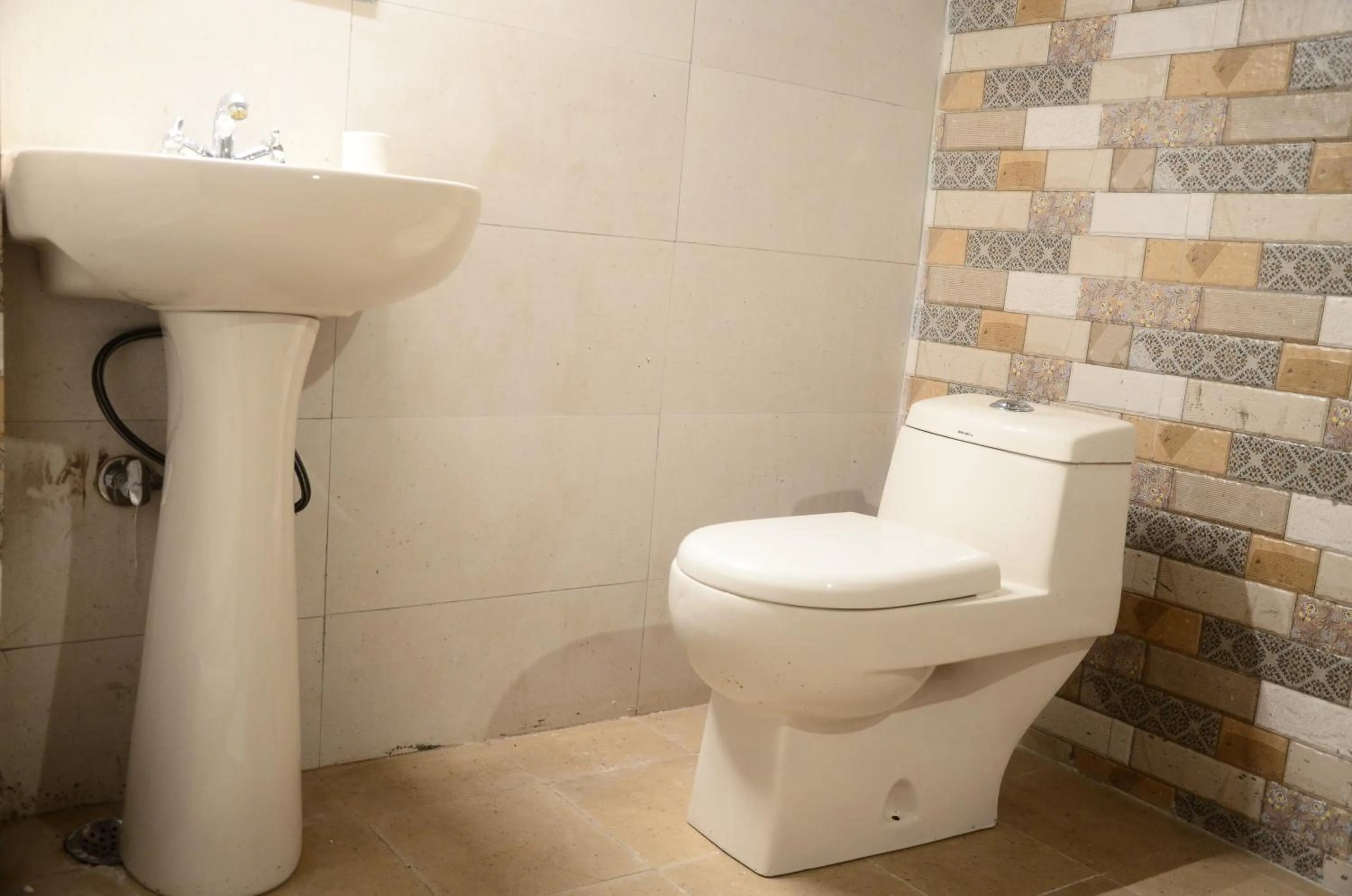 Bathroom in Lohana Village Resort