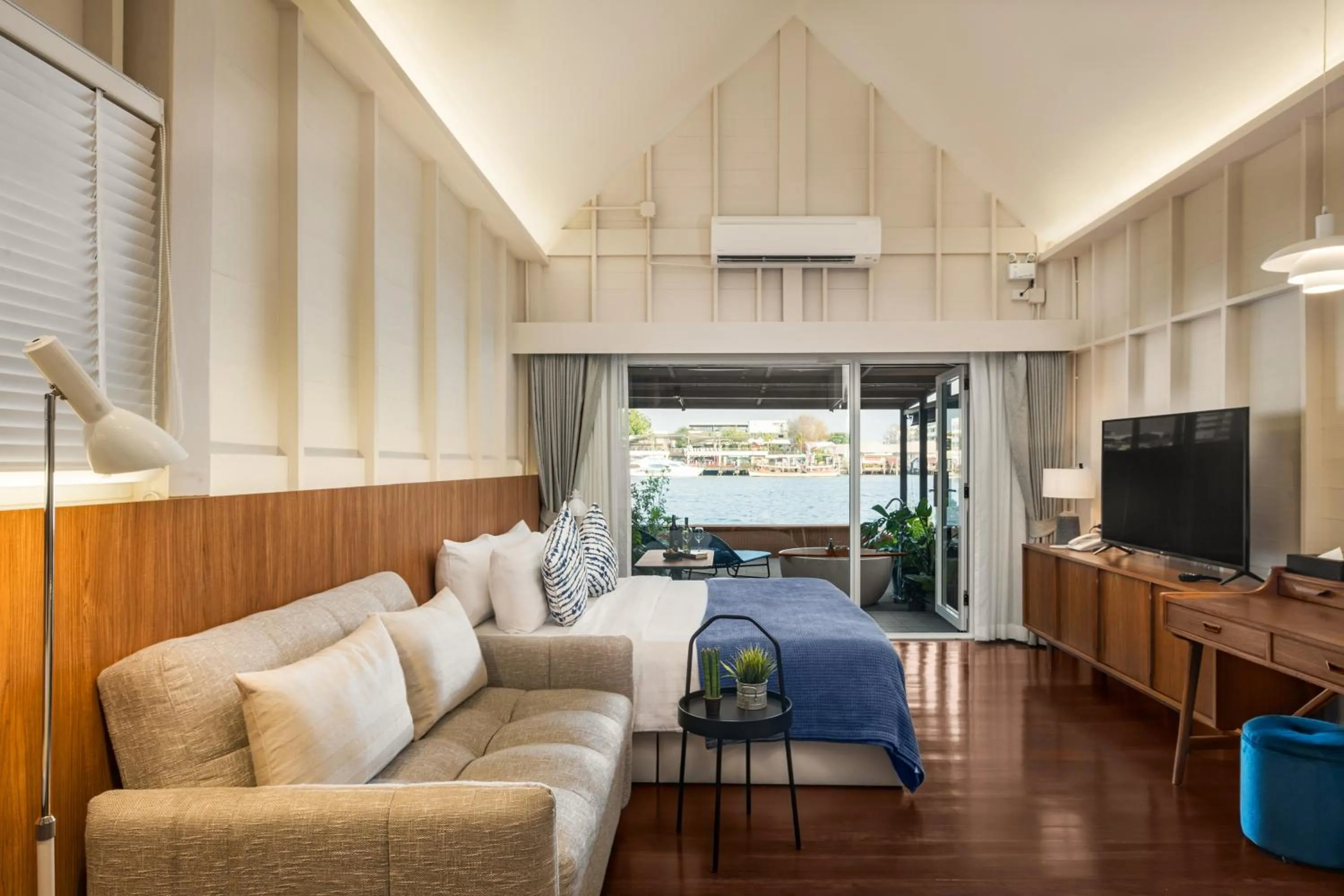 Bedroom in Baan Wanglang Riverside, Bangkok