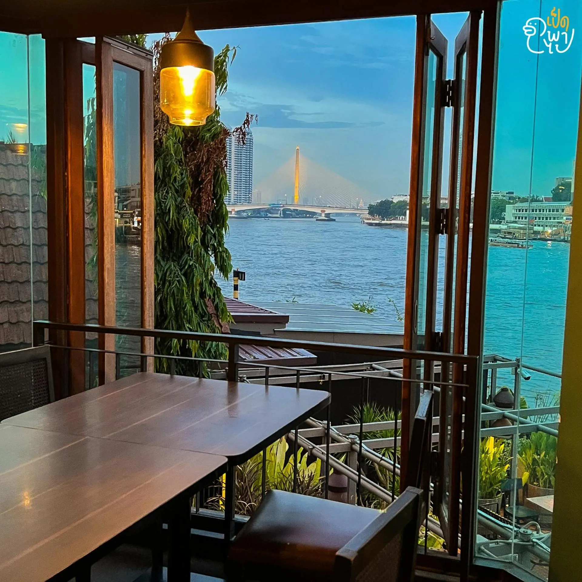 Restaurant/places to eat in Baan Wanglang Riverside, Bangkok