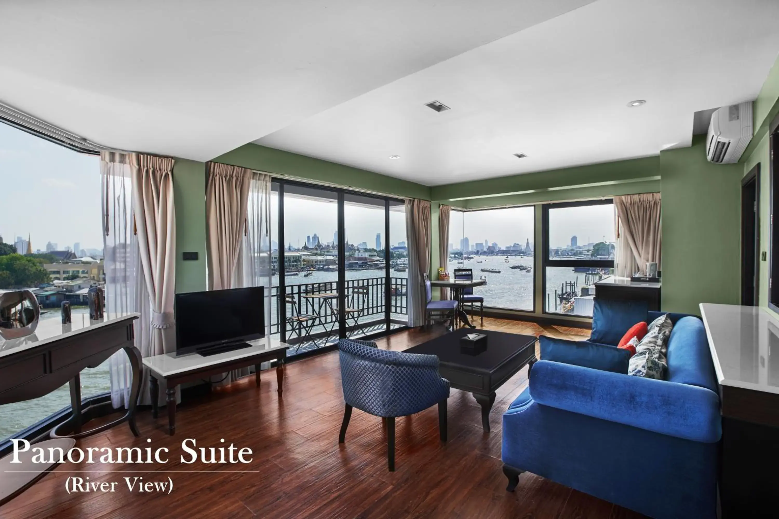 Living room in Baan Wanglang Riverside, Bangkok Living room in Baan Wanglang Riverside, Bangkok