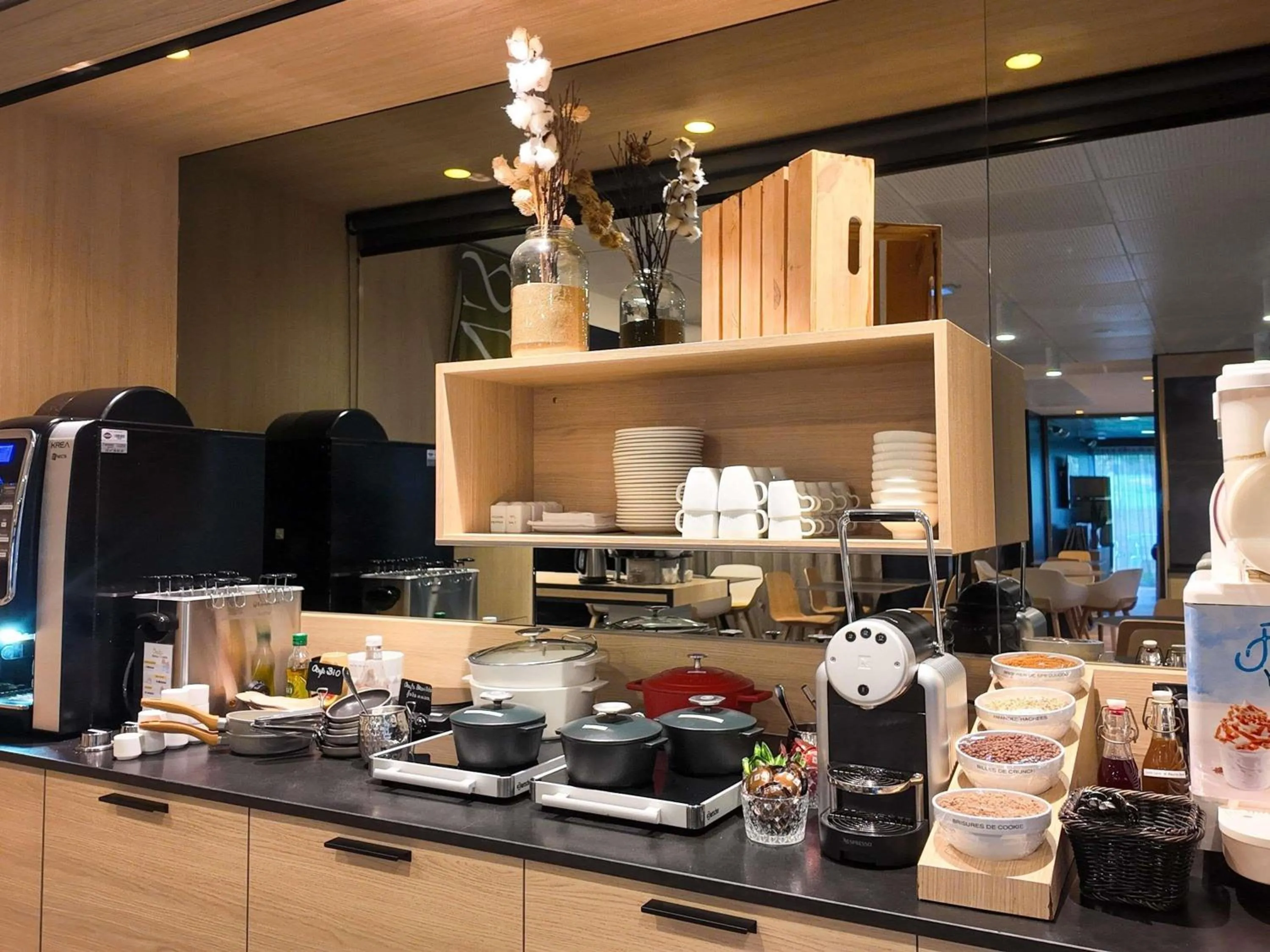 Breakfast in Hôtel Mercure Nantes Ouest Saint-Herblain Zenith