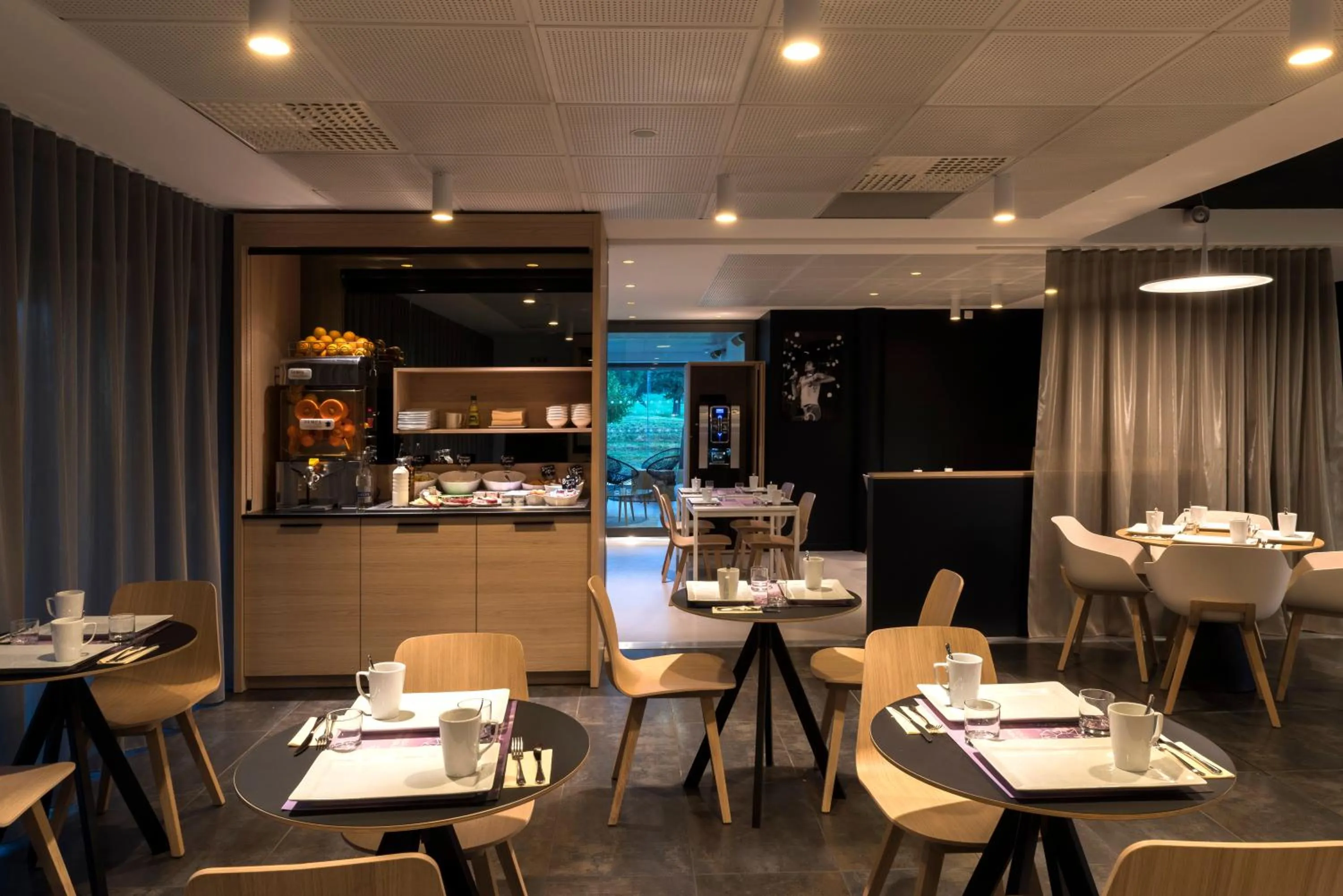 Buffet breakfast in Hôtel Mercure Nantes Ouest Saint-Herblain Zenith