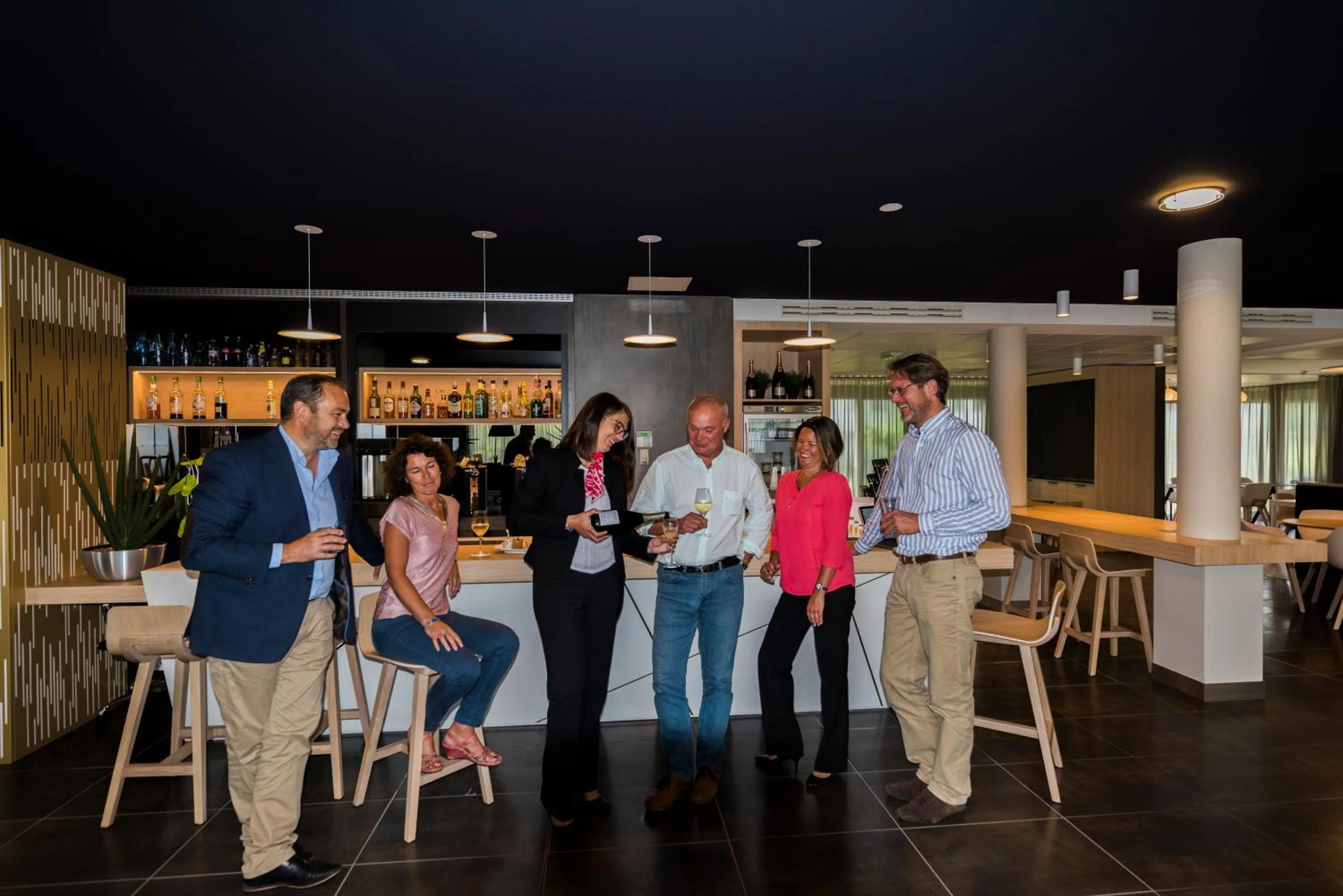 Lounge or bar in Hôtel Mercure Nantes Ouest Saint-Herblain Zenith