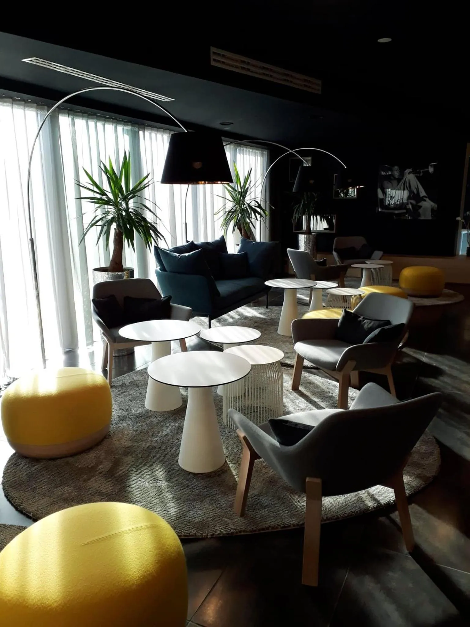 Communal lounge/ TV room in Hôtel Mercure Nantes Ouest Saint-Herblain Zenith